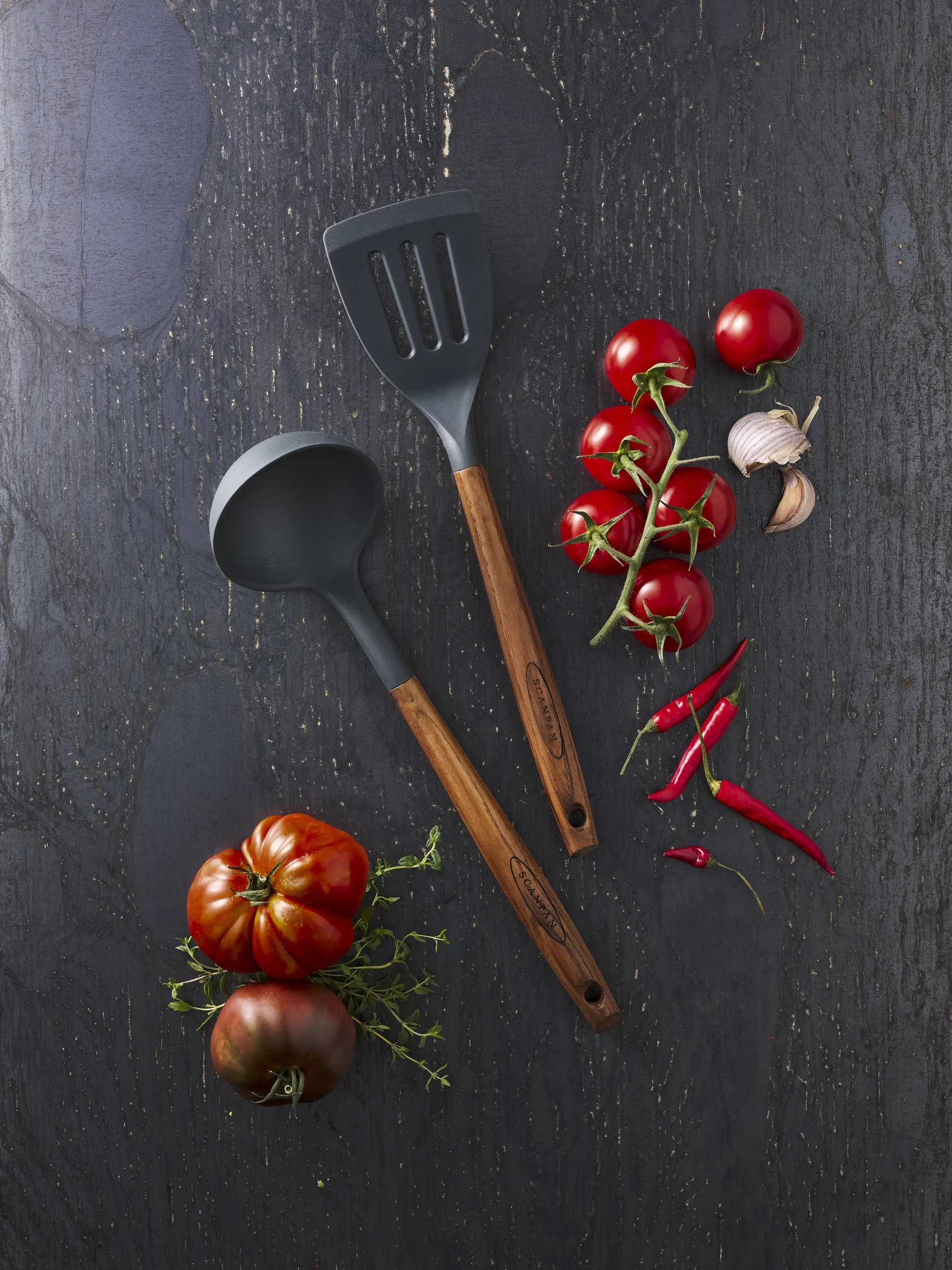 Scanpan perforert stekespade 31 cm, Karbonisert ask Scanpan