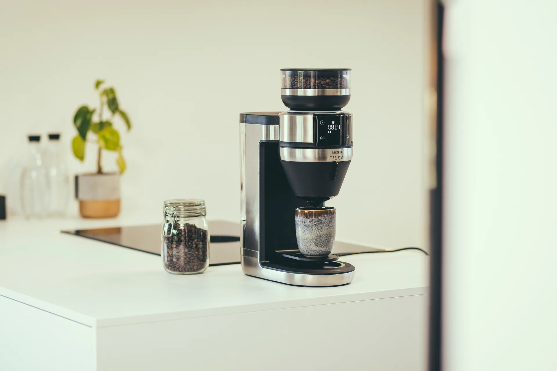 Severin KA 4851 FILKA helautomatisk kaffetrakter, Børstet stål-svart Severin