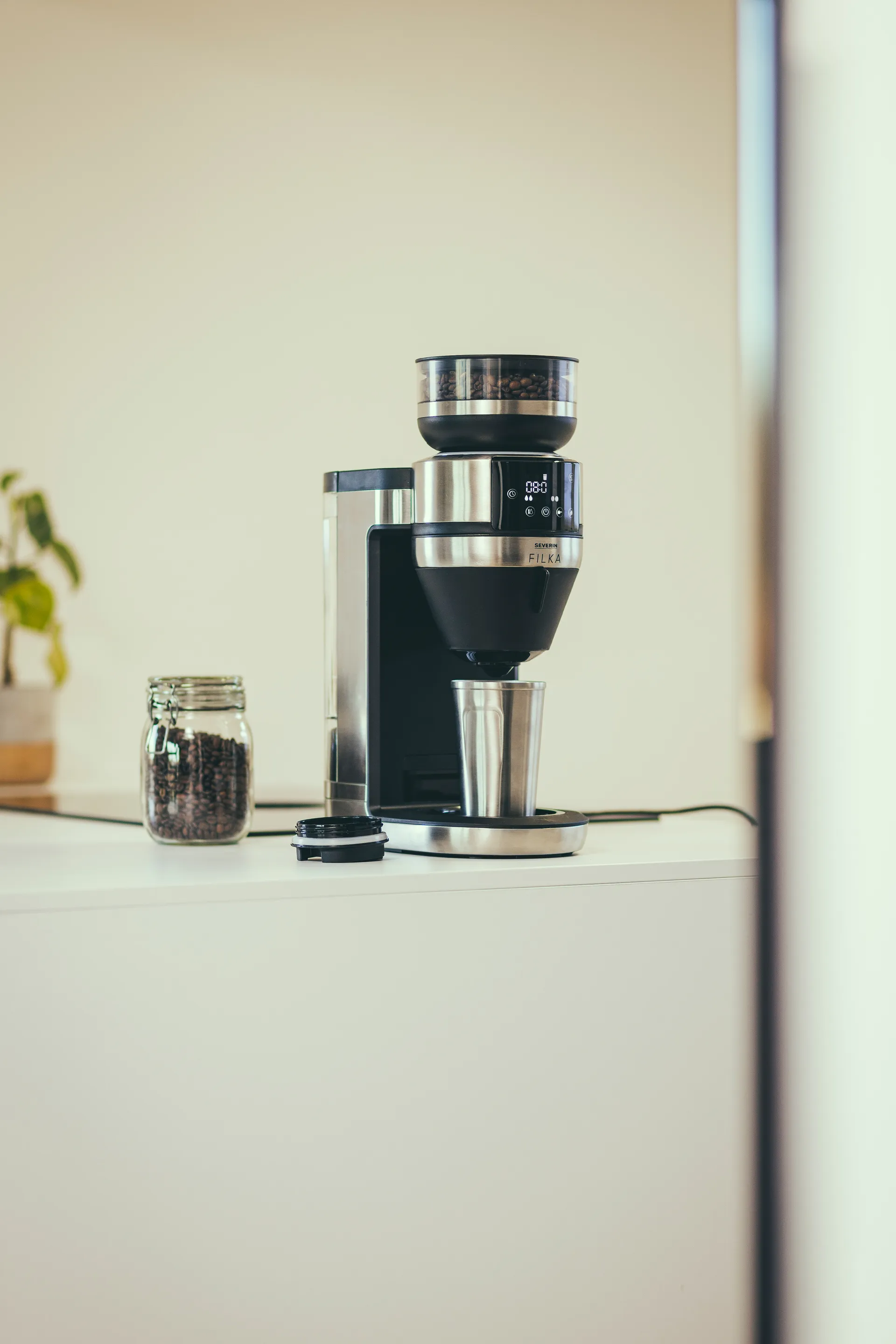 Severin KA 4851 FILKA helautomatisk kaffetrakter, Børstet stål-svart Severin