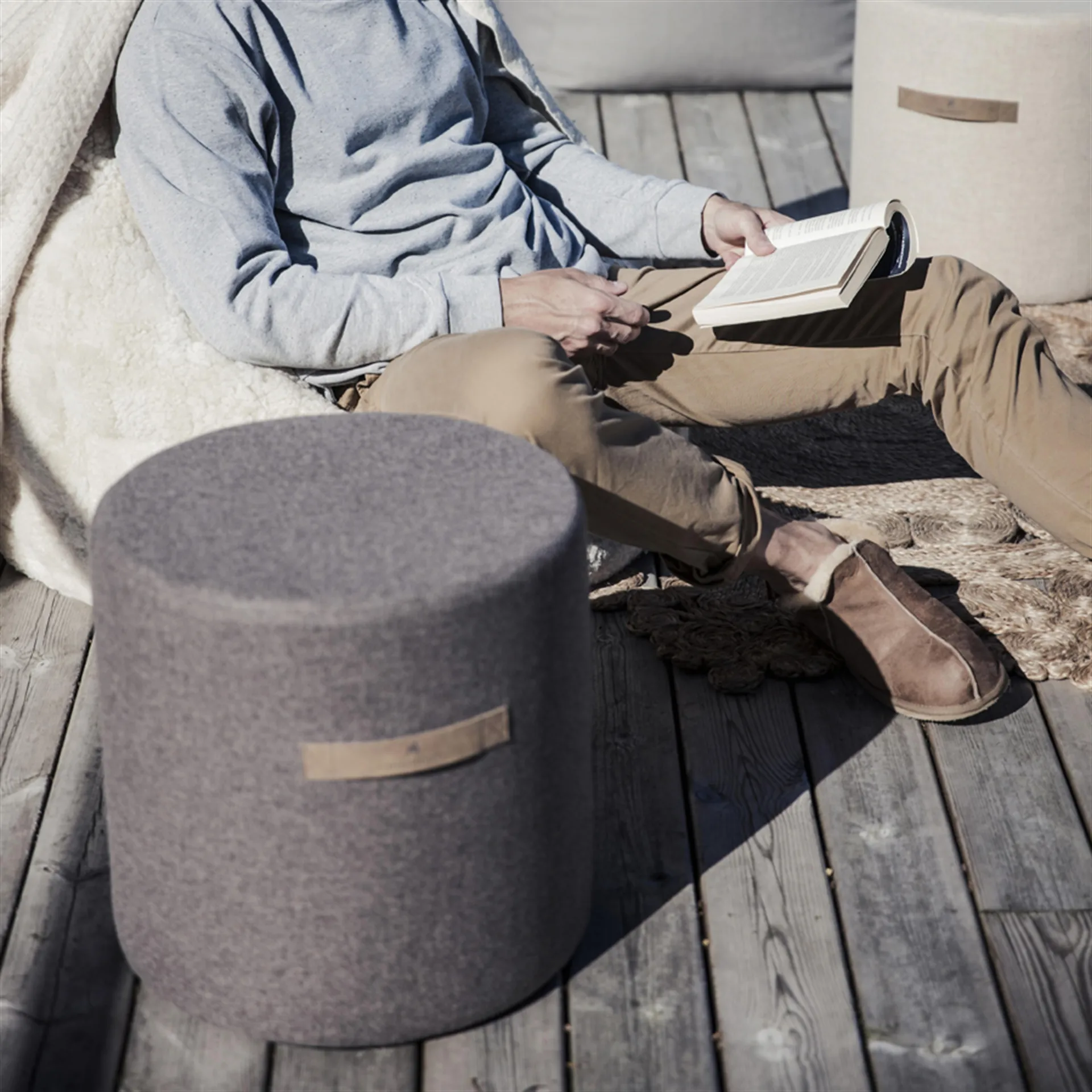 Shepherd puff Sara 40 cm, granitt Shepherd of Sweden