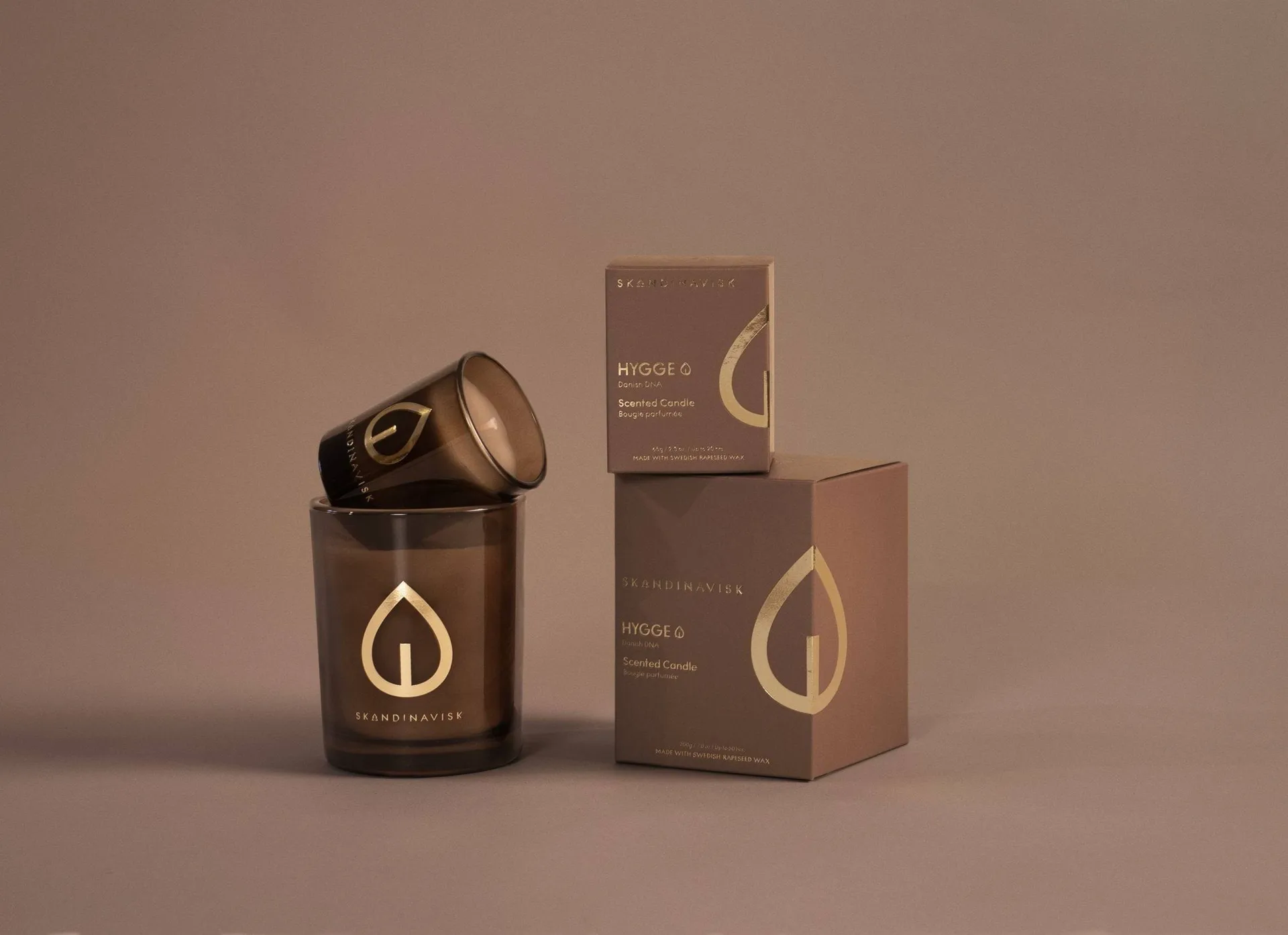 Hygge Gold Symbol duftlys, 65 g Skandinavisk