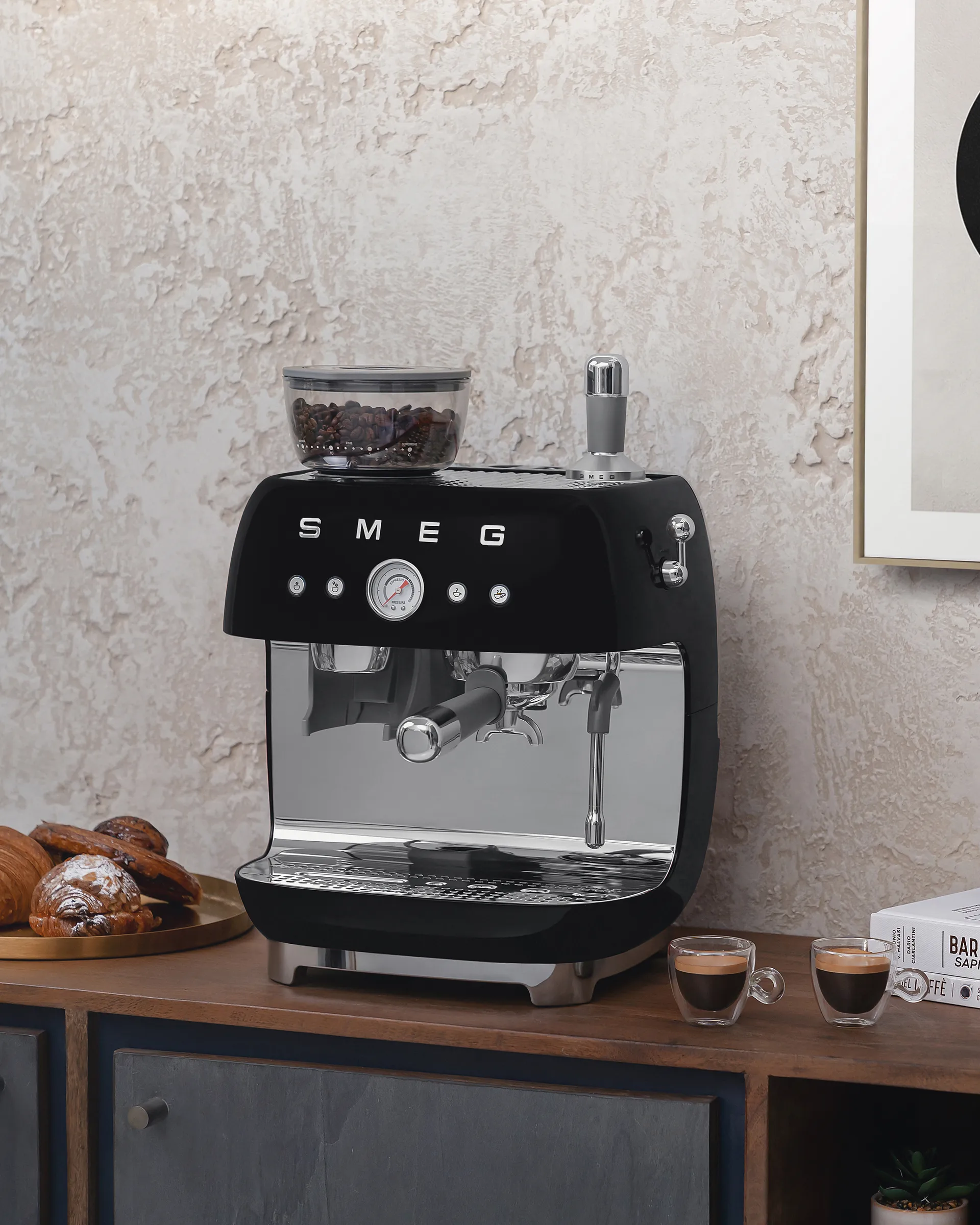 Smeg 50's Style espressomaskin med kaffekvern, Svart Smeg