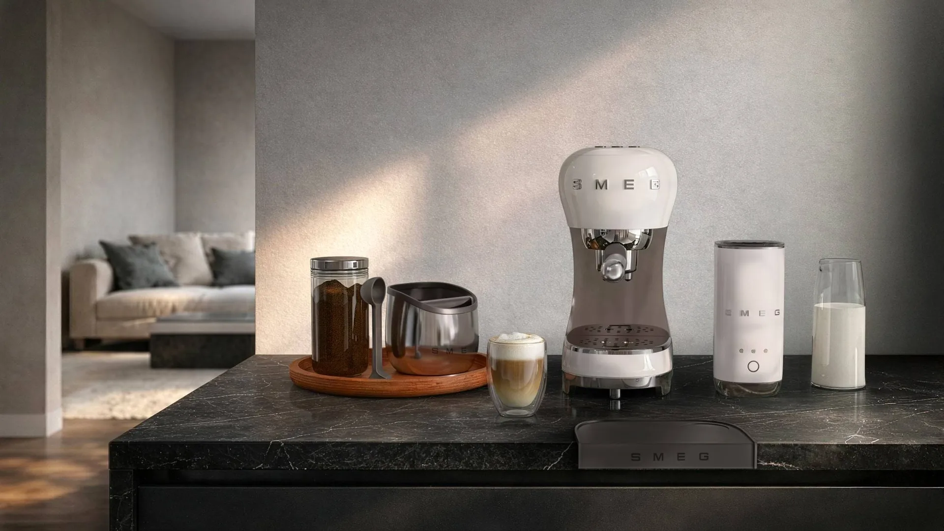 Smeg 50's Style espressomaskin med melkeskummer, Hvit Smeg