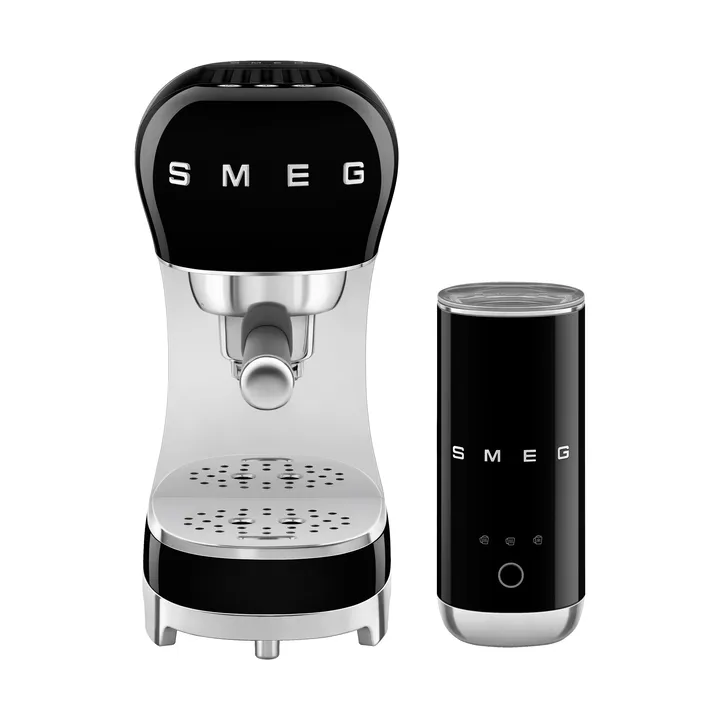 Smeg 50's Style espressomaskin med melkeskummer - Svart - Smeg