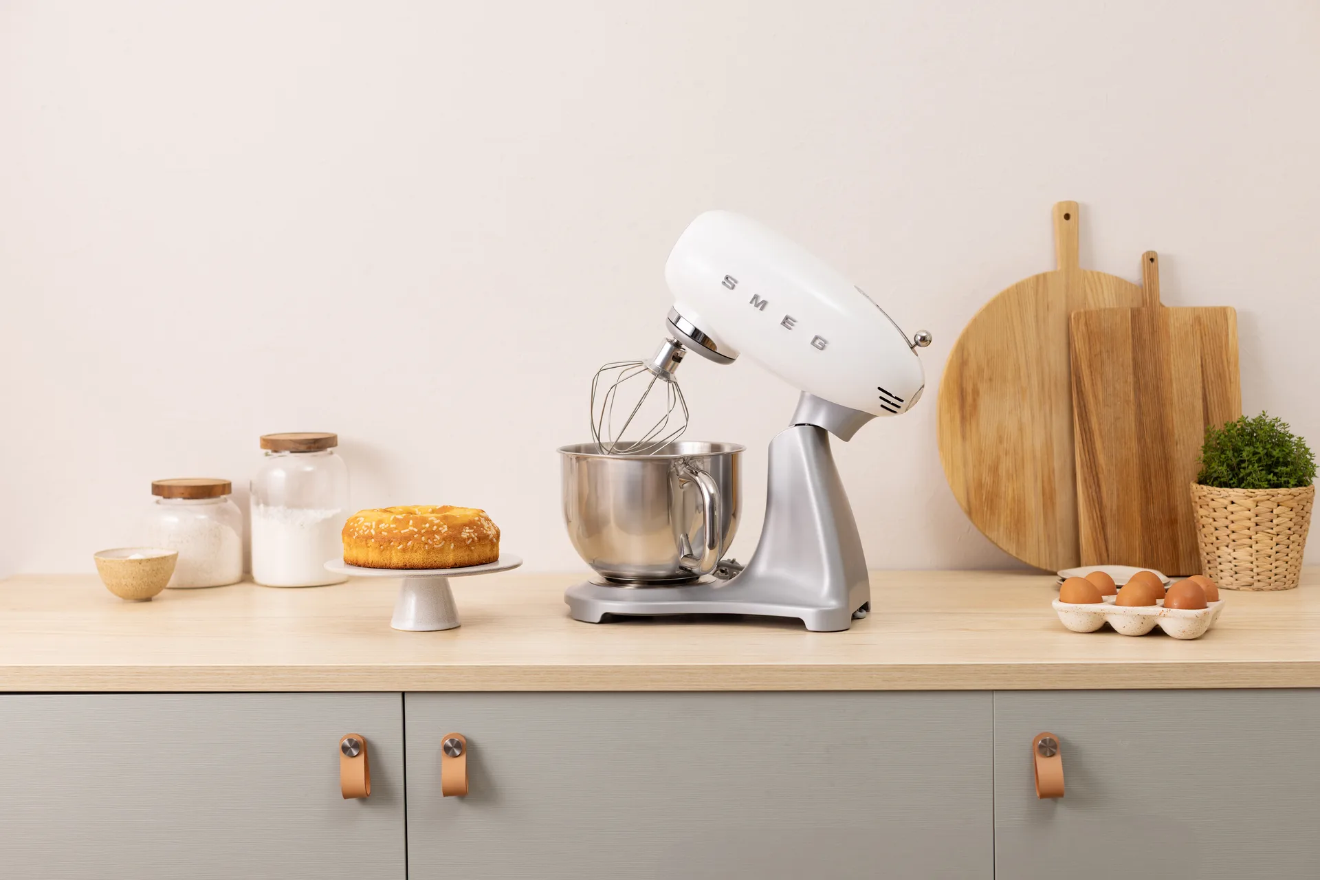 Smeg 50's Style kjøkkenmaskin 4,8 L, Hvit-sølv 800 W Smeg