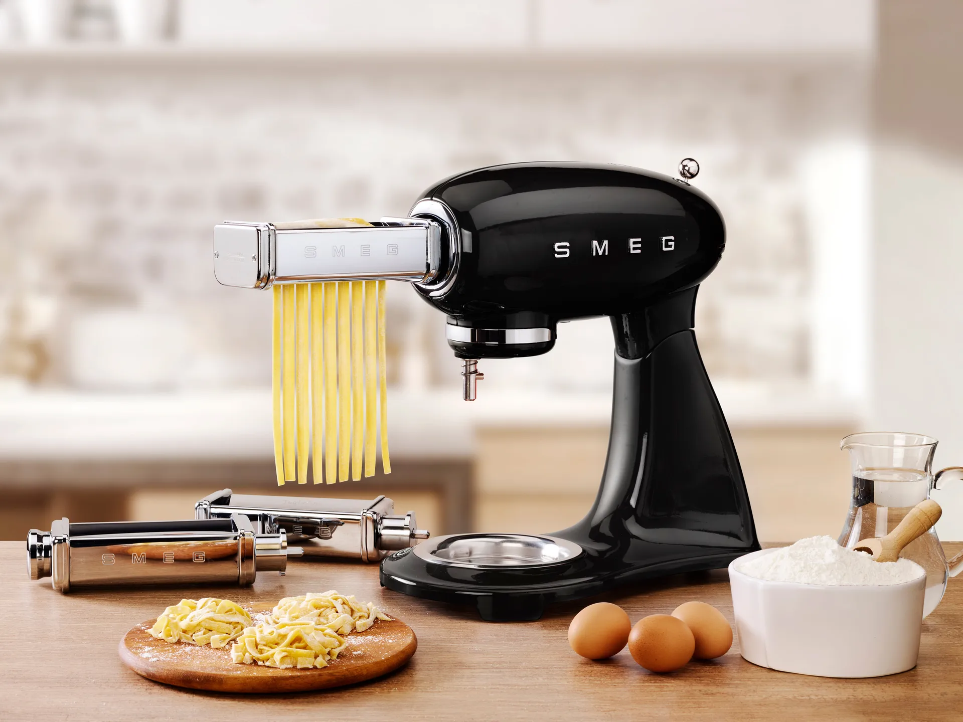 Smeg 50's Style kjøkkenmaskin 4,8 L, Svart Smeg