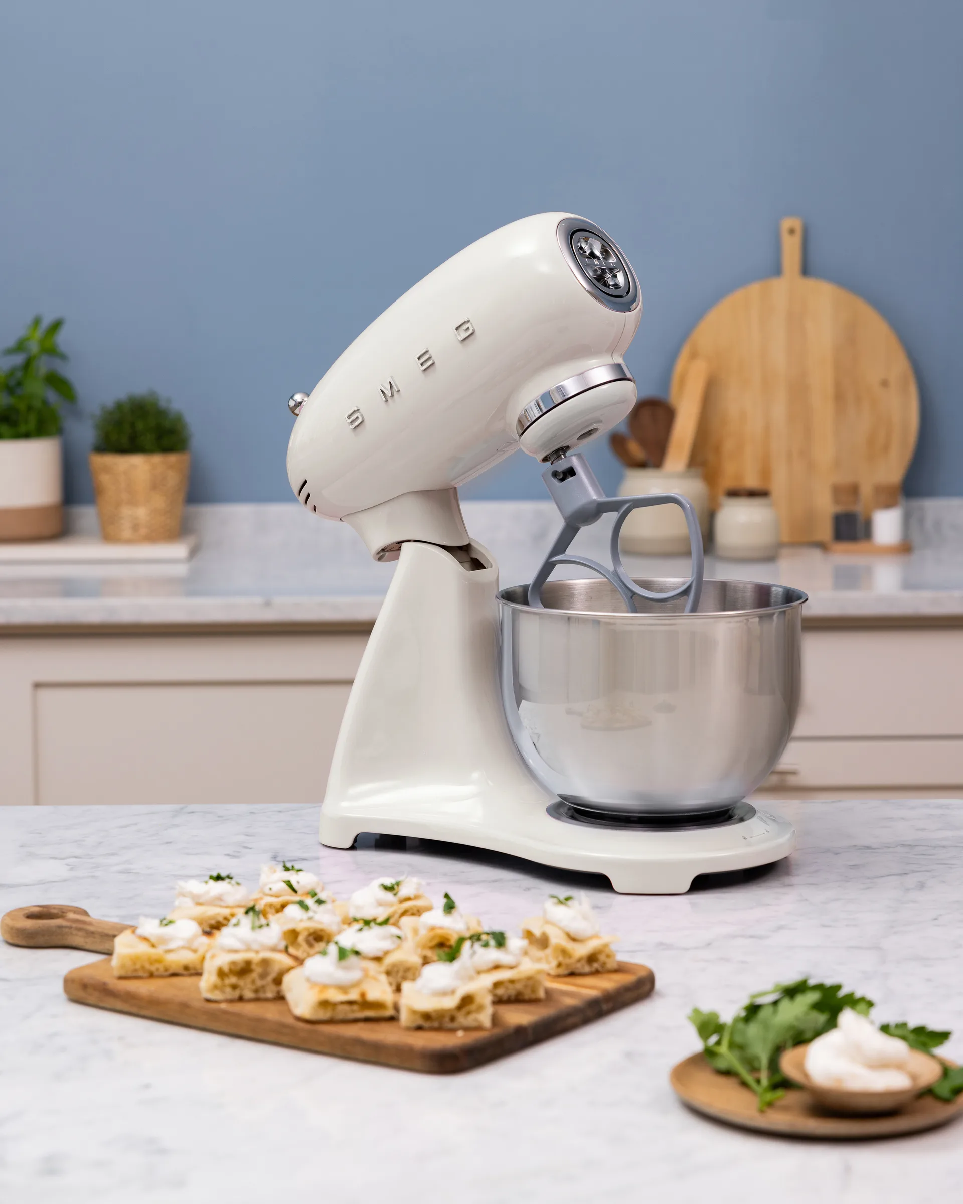 Smeg 50's style kjøkkenmaskin, Creme, 1000 w, 4,8 L Smeg