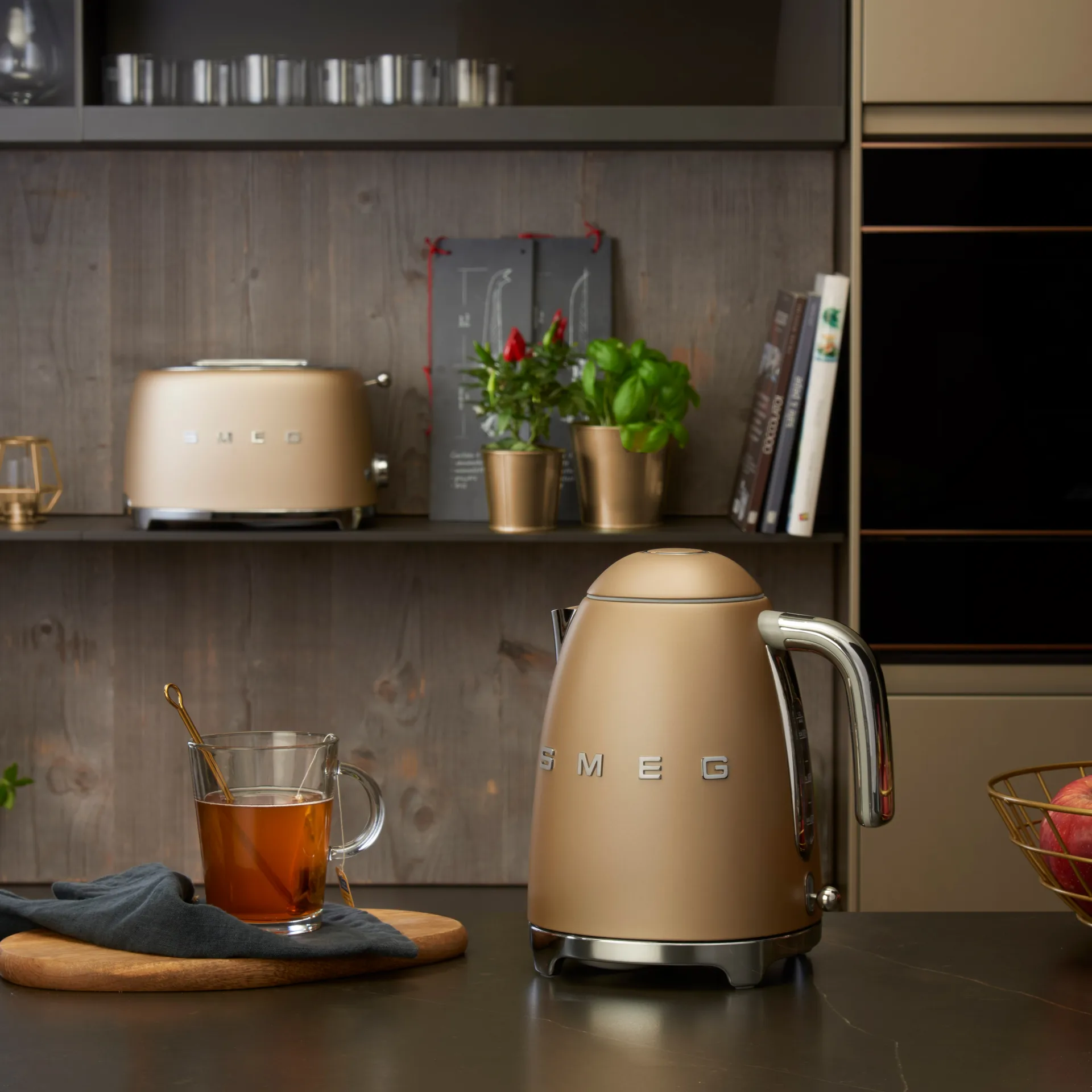 Smeg 50's Style vannkoker 1,7 L, Champagne Smeg