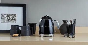 Smeg 50's Style vannkoker mini 0,8 L - Svart - Smeg