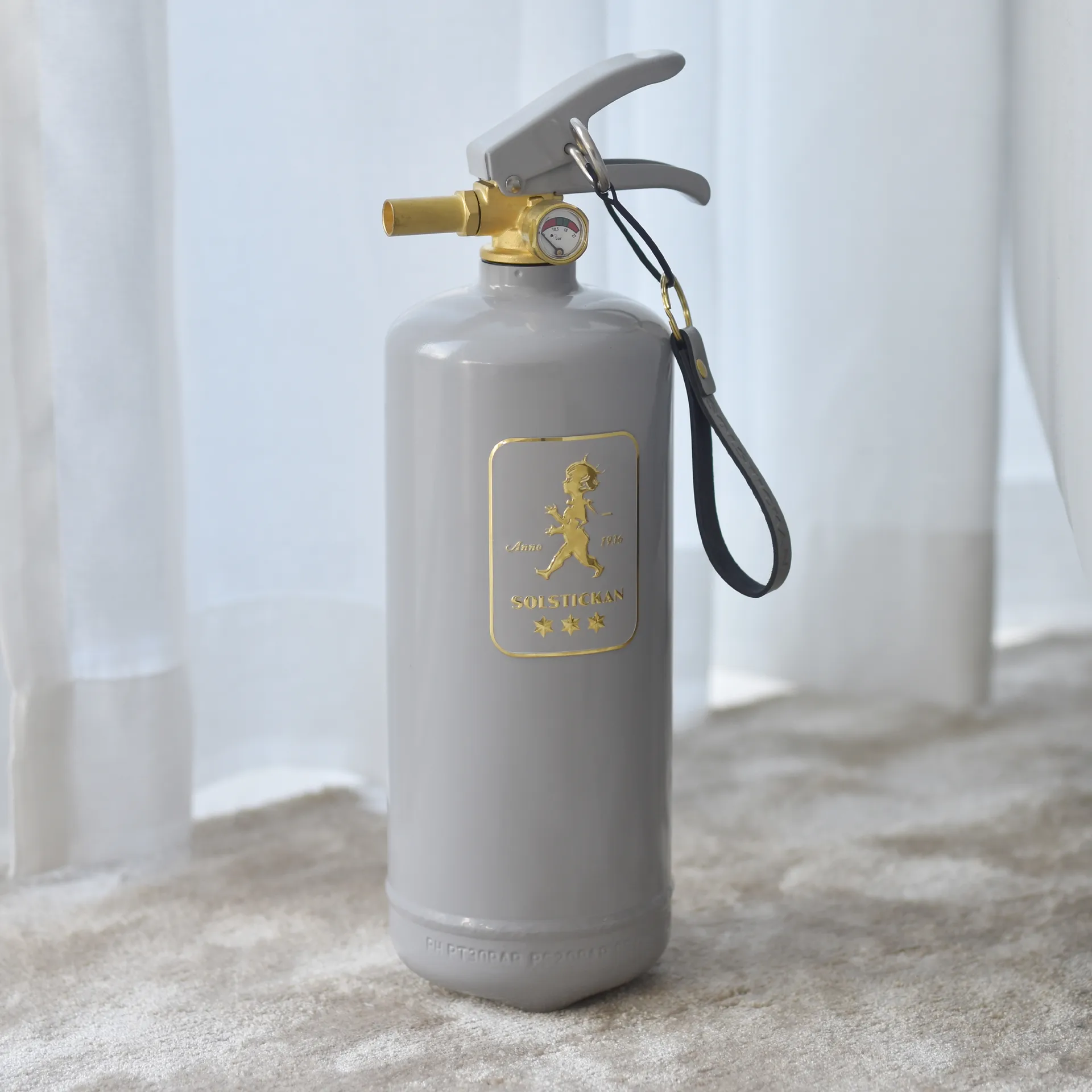 Solstickan brannslukker 2 kg, Design Edition grå-gull Solstickan Design