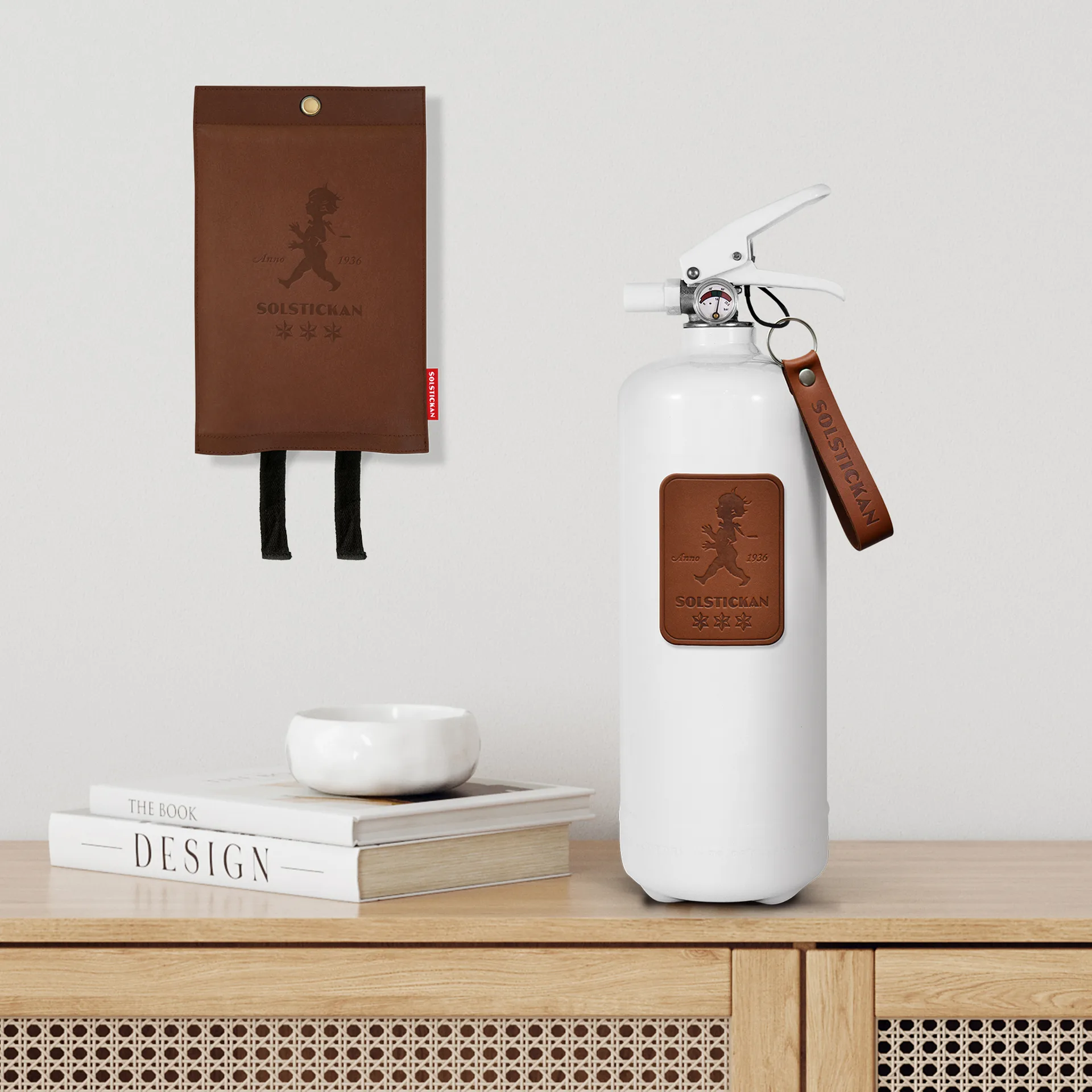 Solstickan brannteppe skinn 120 x 120 cm, Mørk skinn Solstickan Design