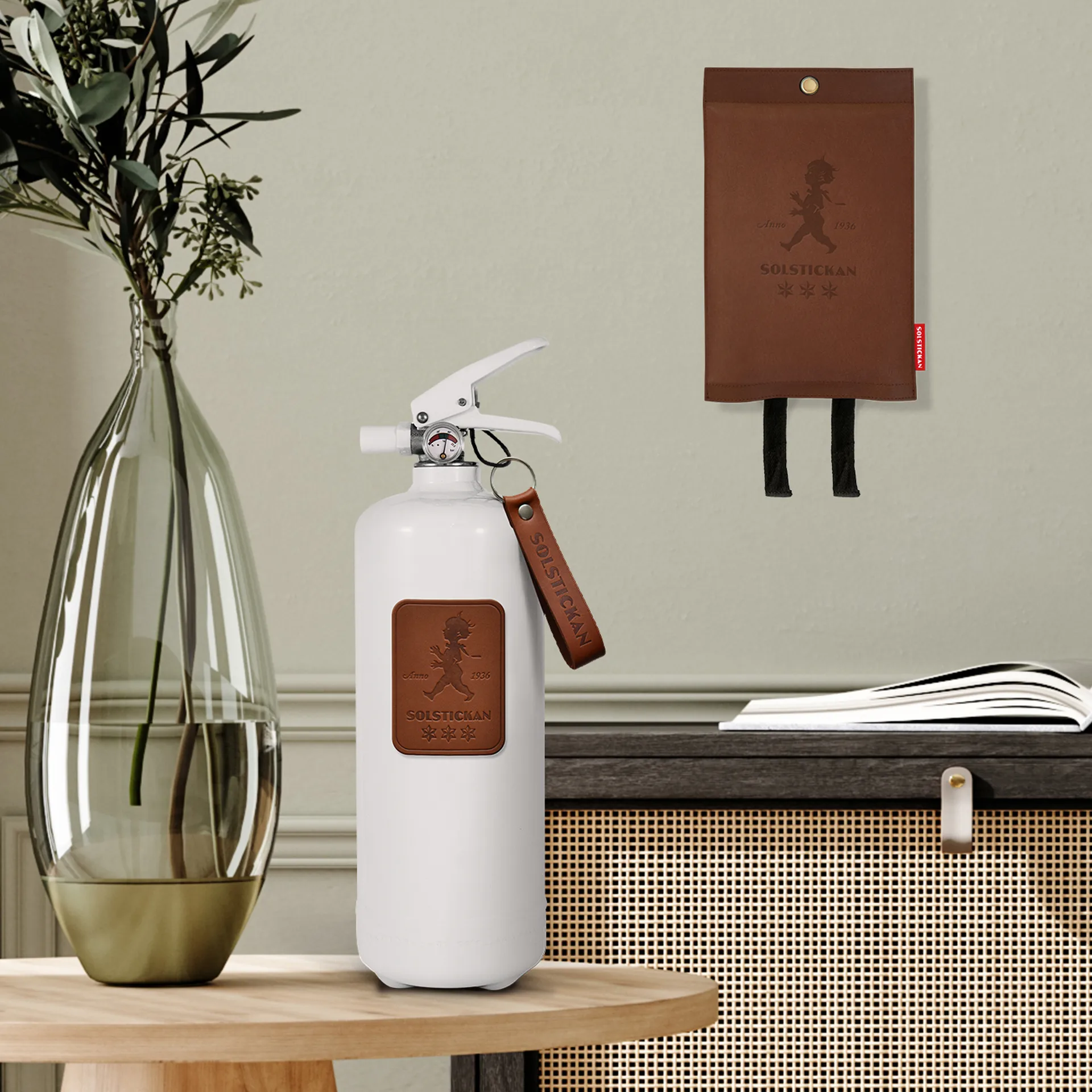 Solstickan brannteppe skinn 120 x 120 cm, Mørk skinn Solstickan Design