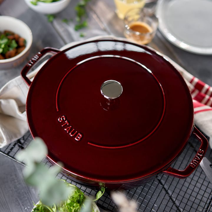 Staub Chistera traktørpanne støpejern Ø24 cm, Grenadinerød STAUB
