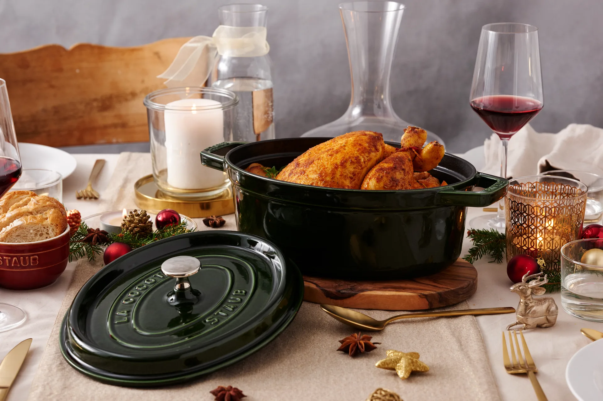 Staub La Cocotte oval gryte støpejern 5,5 L, Basilikagrønn STAUB