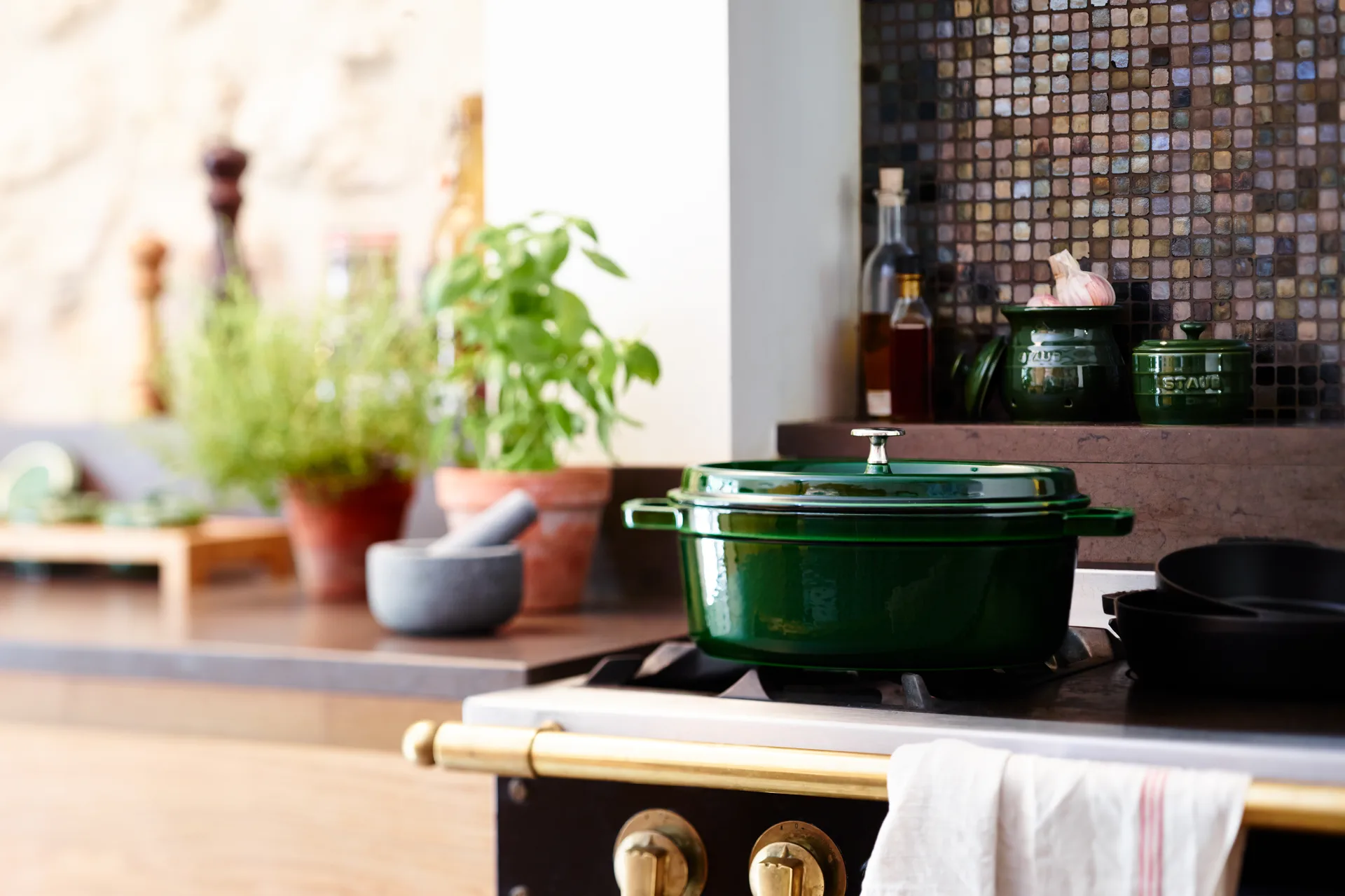 Staub La Cocotte oval gryte støpejern 6,7 L, Basilikagrønn STAUB