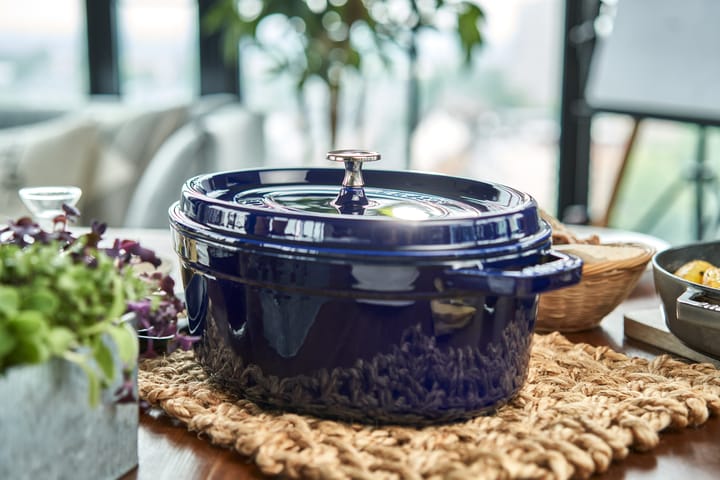 Staub La Cocotte oval gryte støpejern 6,7 L, Mørkblå STAUB