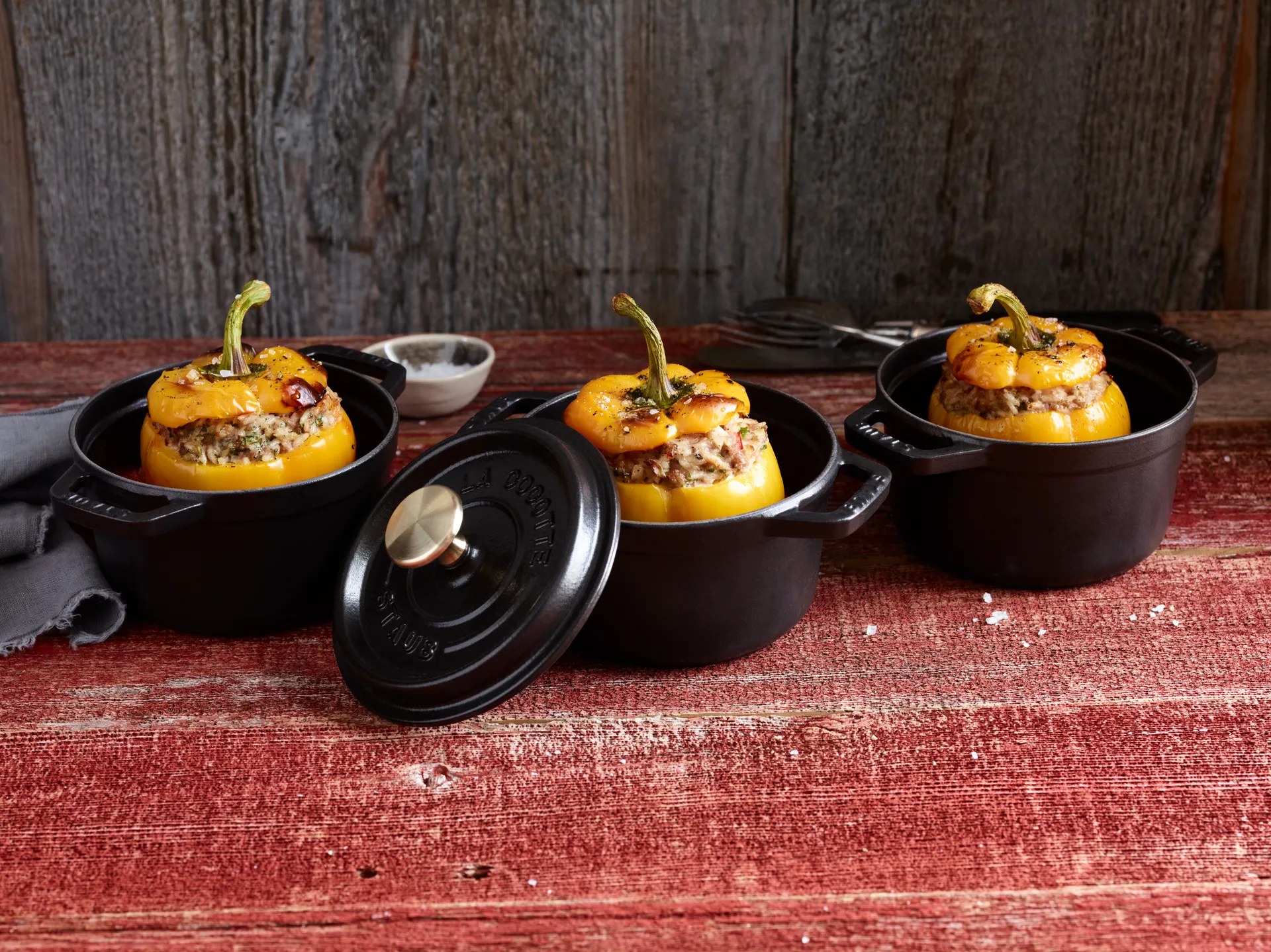 Staub La Cocotte rund gryte støpejern 0,8 L, Svart STAUB