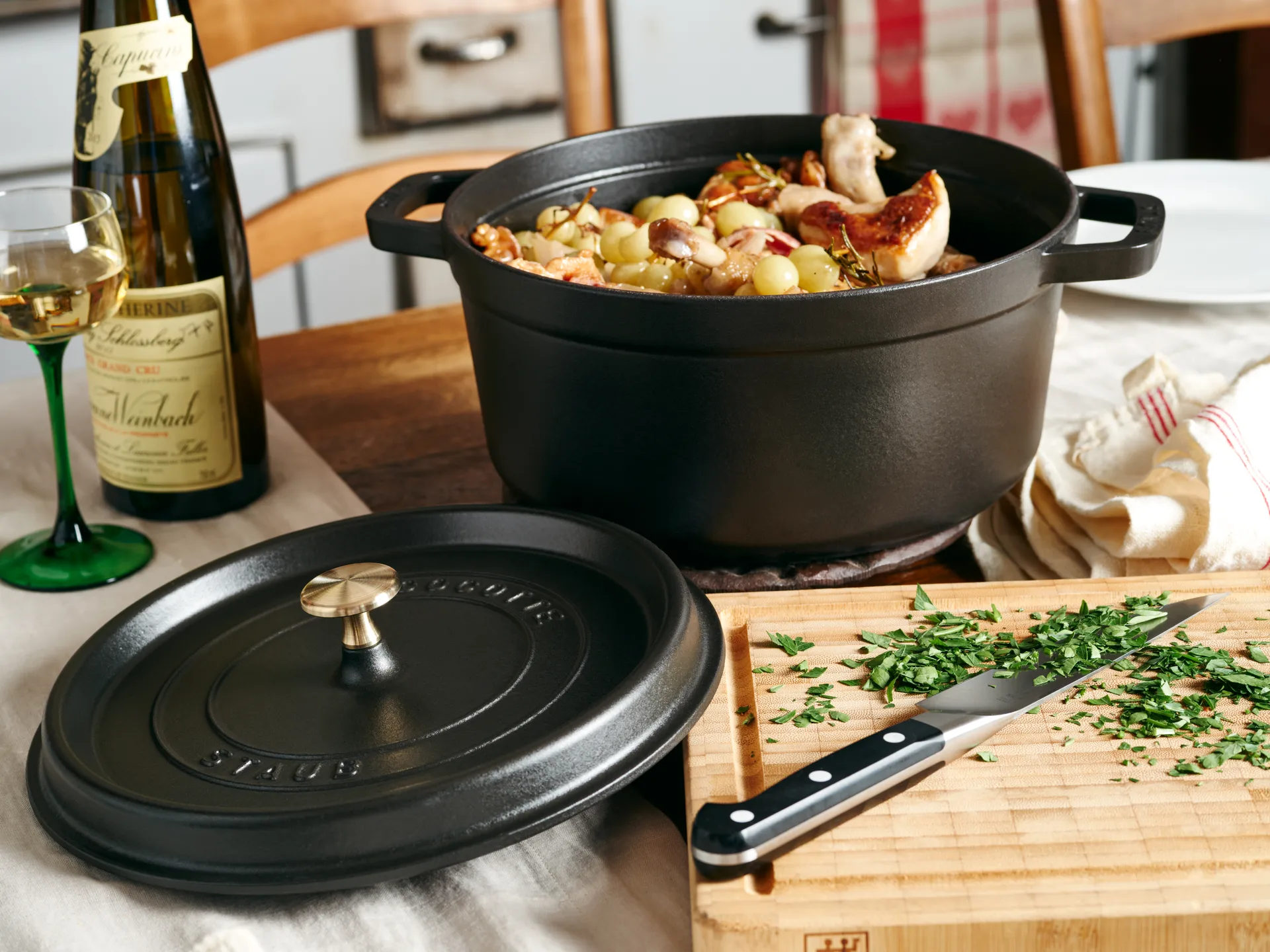 Staub La Cocotte rund gryte støpejern 12,6 L, Svart STAUB