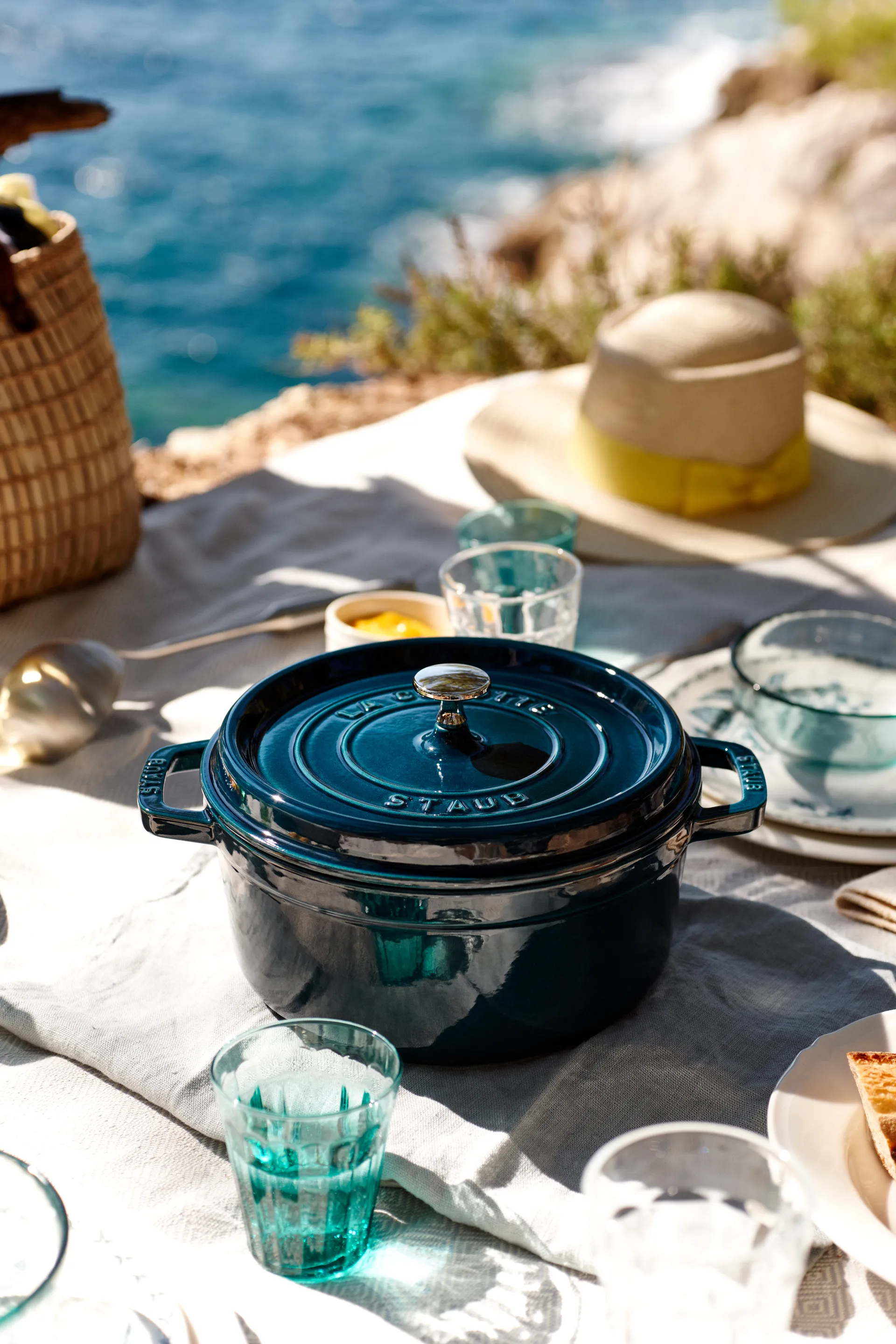 Staub La Cocotte rund gryte støpejern 2,2 L, La Mer STAUB