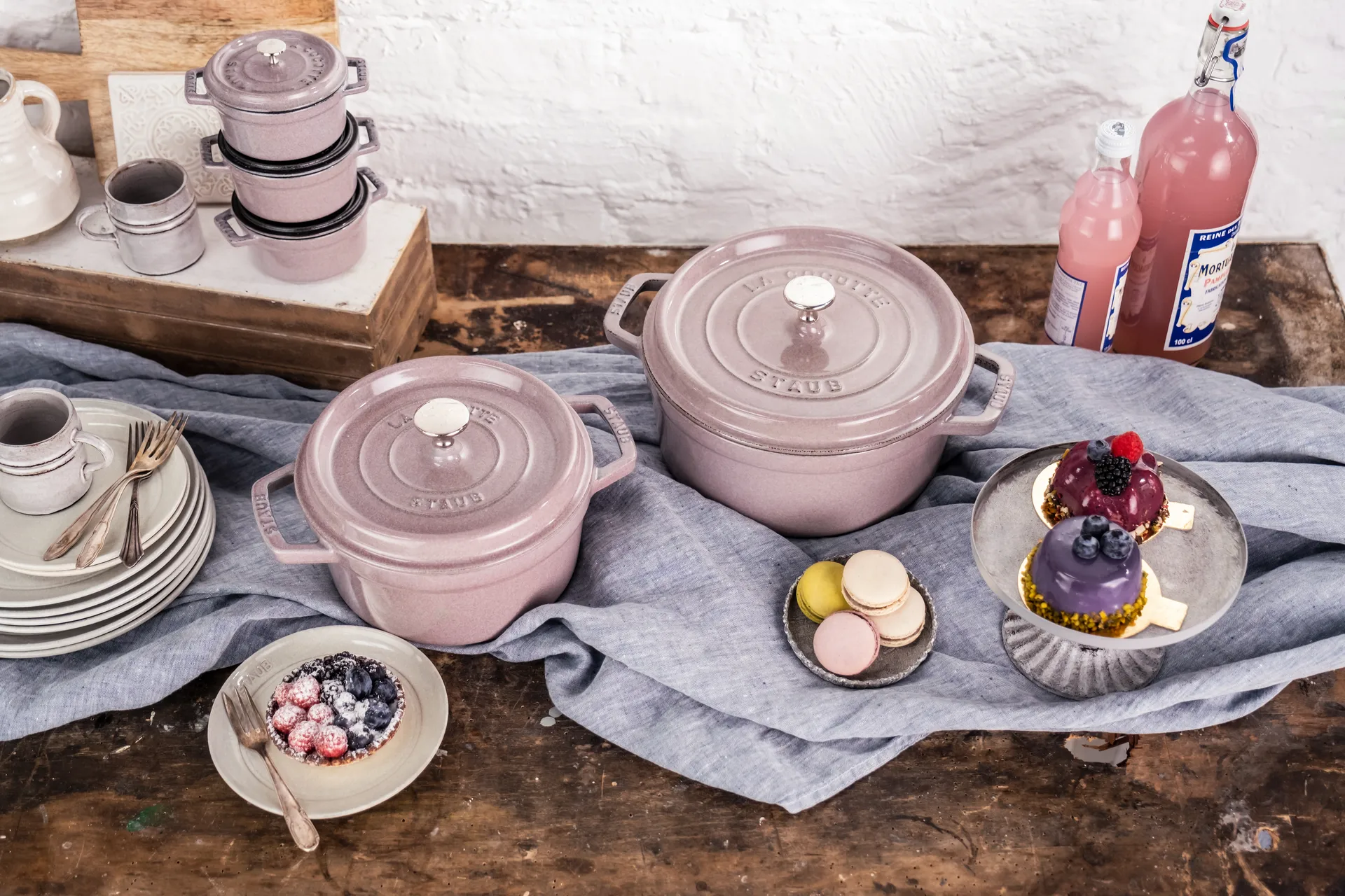 Staub La Cocotte rund gryte støpejern 3,8 L, Cherry Blossom STAUB