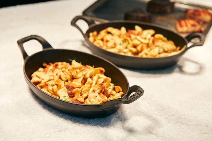Staub oval ovnsform støpejern 21 cm, Svart STAUB