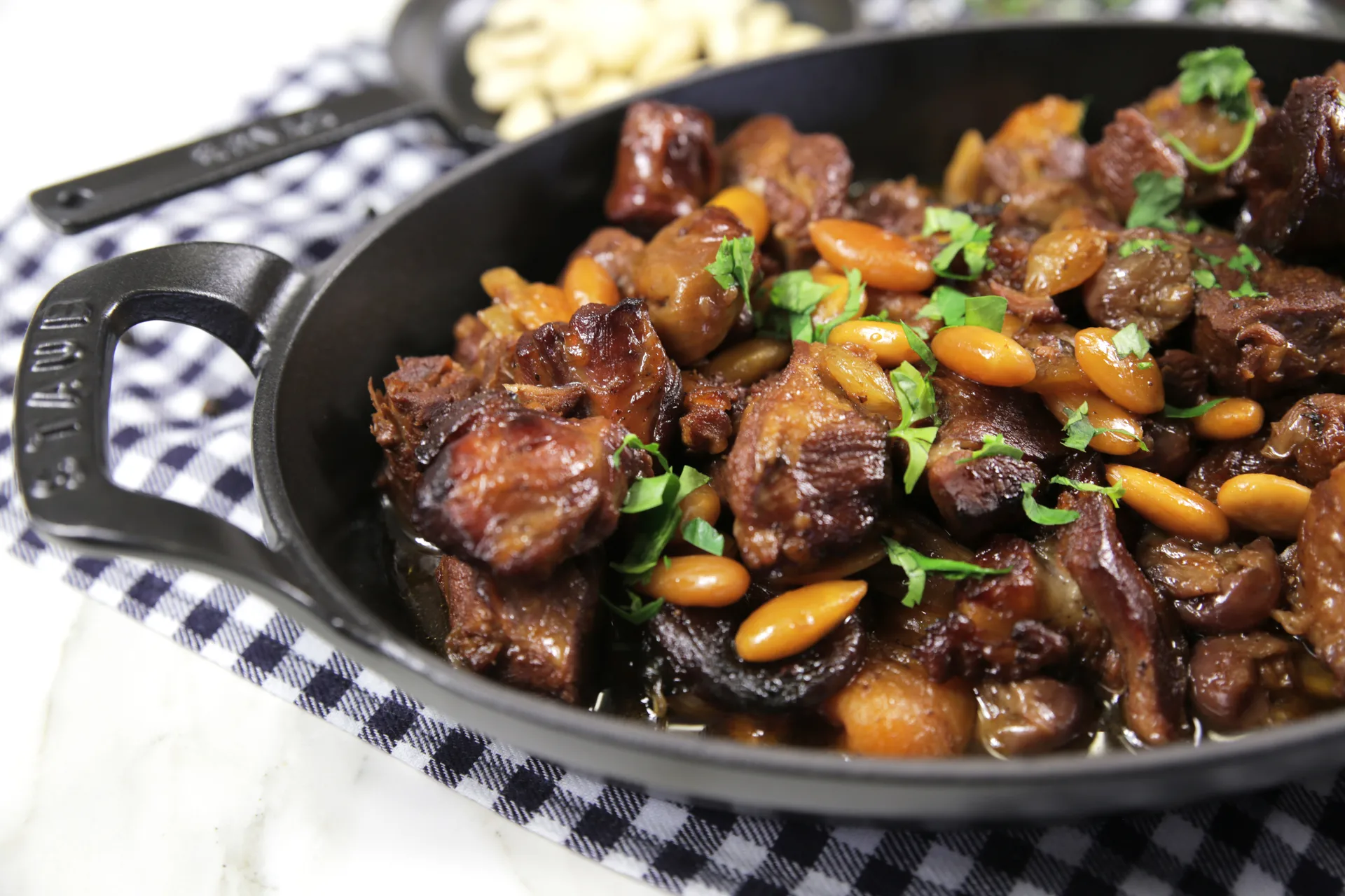 Staub oval ovnsform støpejern 37 cm, Svart STAUB