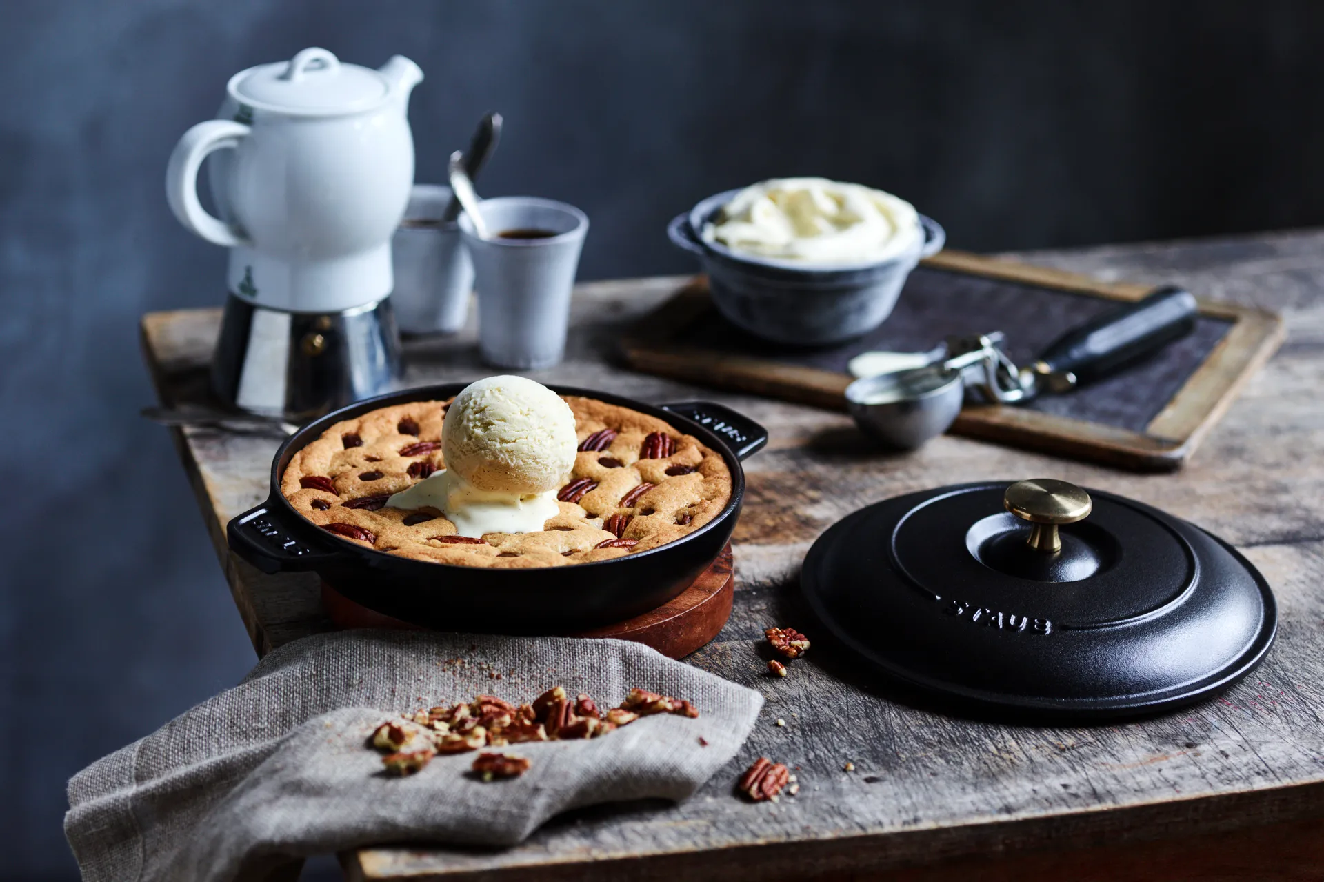 Staub ovnsform støpejern med lokk rund Ø20 cm, Svart STAUB