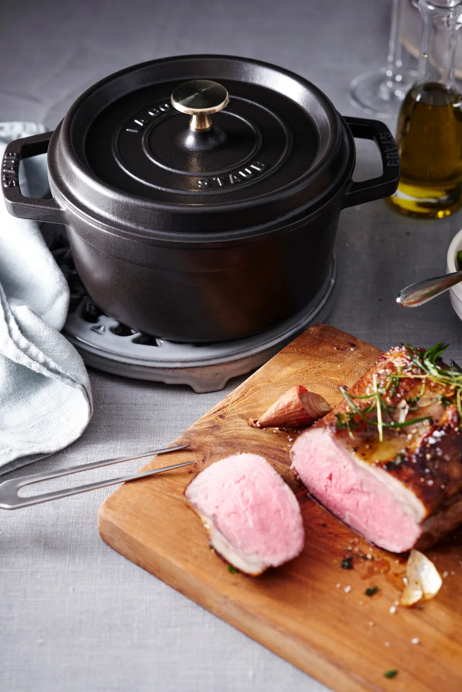 Staub rund gryte av støpejern 5,2 l, svart STAUB