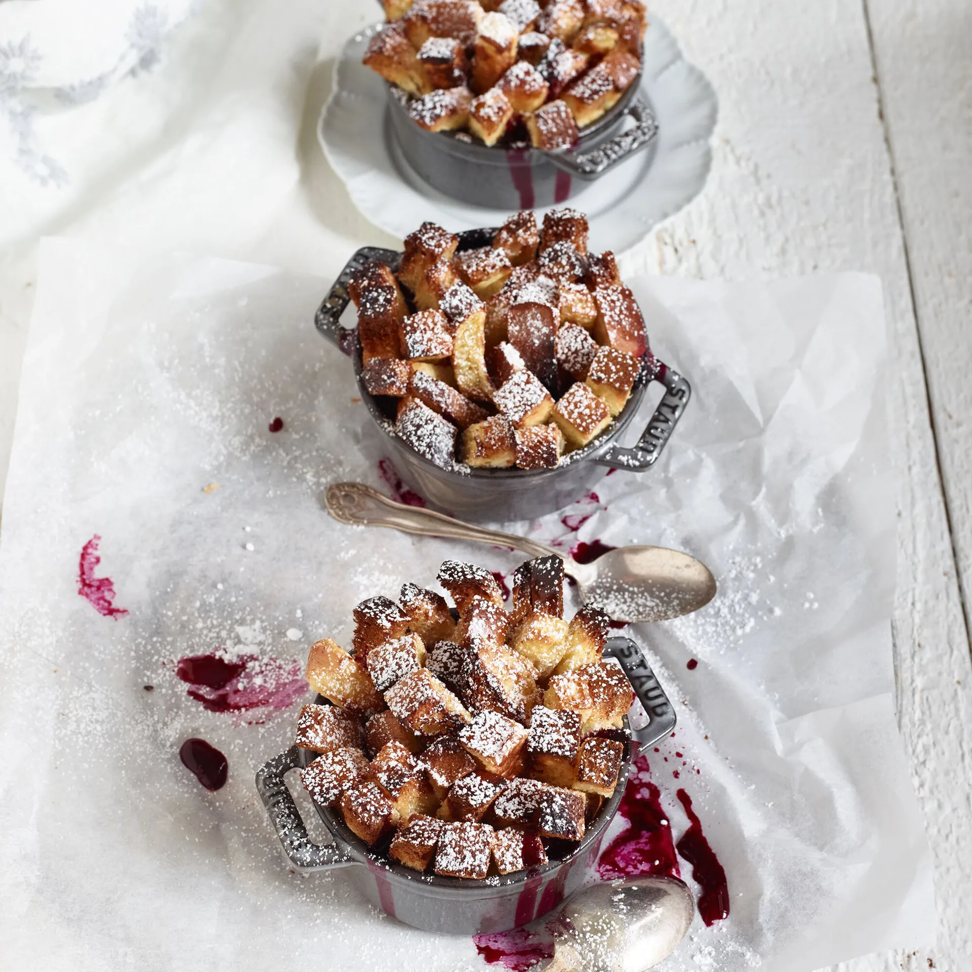 Staub serveringsholder til 3 minigryter, Bambus STAUB