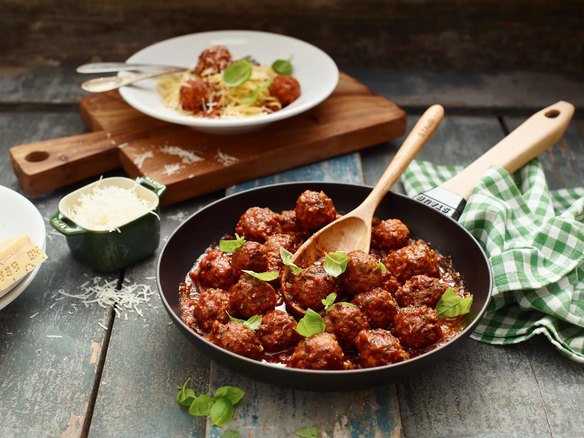 Staub stekepanne støpejern svart lyst trehåndtak, Ø26 cm STAUB