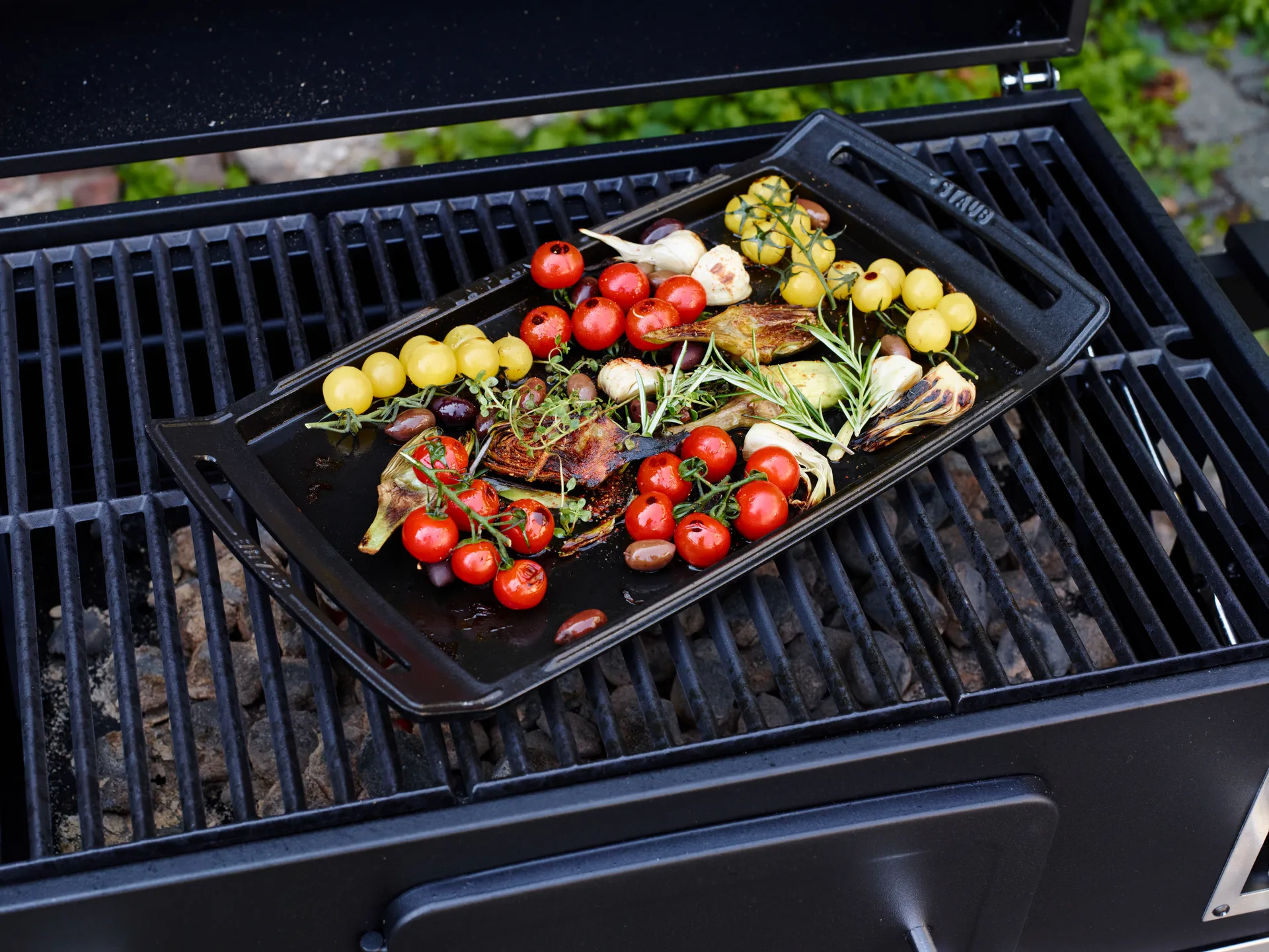 Staub Teppanyaki stekehelle med håndtak 38x25 cm, Svart STAUB