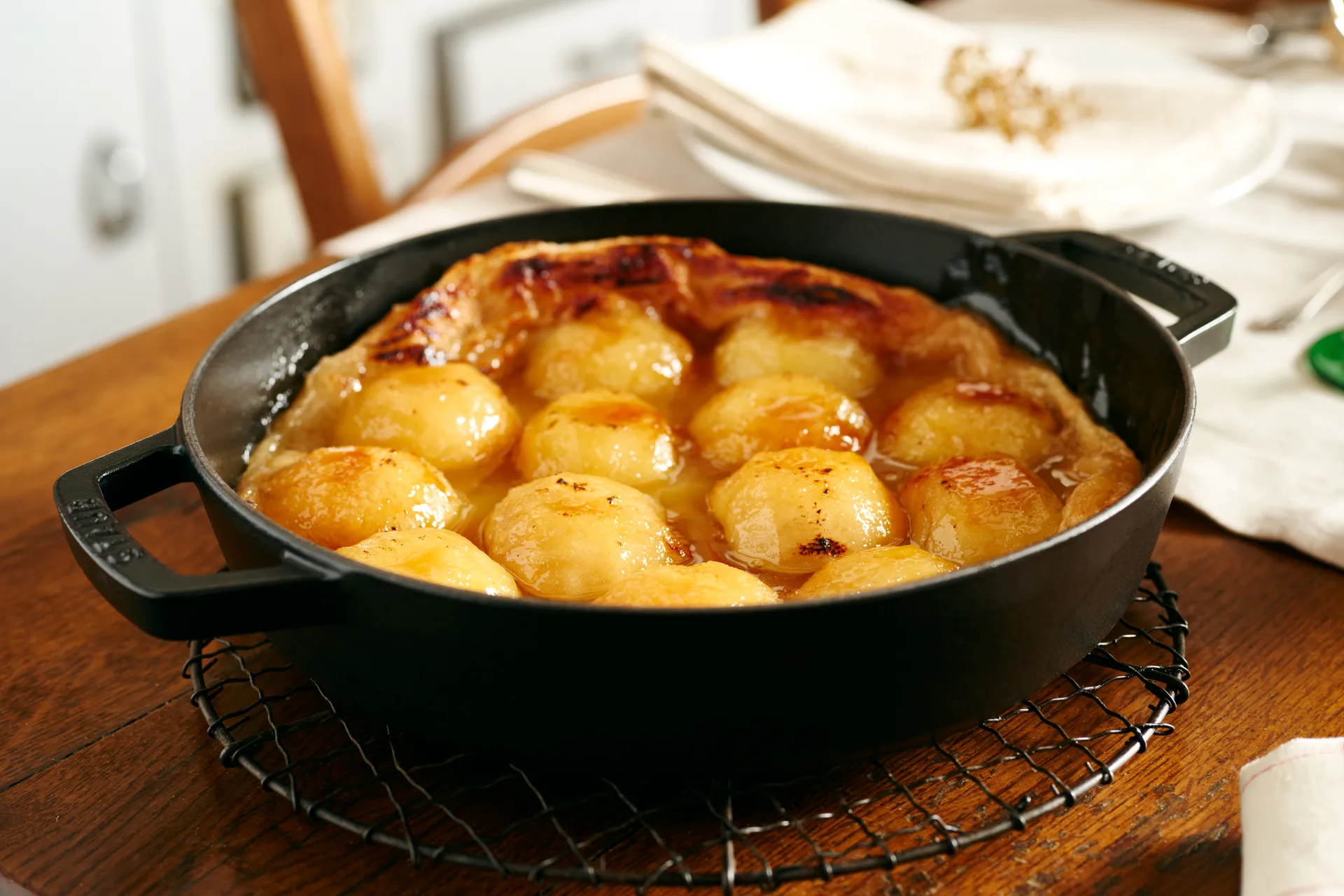 Staub traktørpanne støpejern 2 håndtak svart, Ø26 cm STAUB