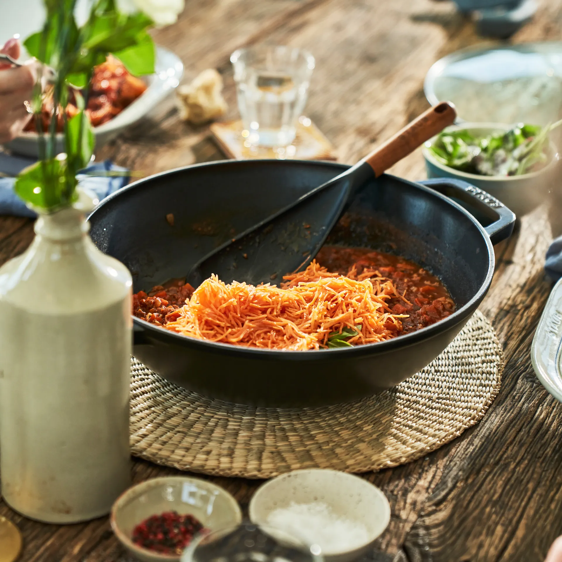 Wok med glasslokk Ø30 cm 4,4 L, Svart STAUB