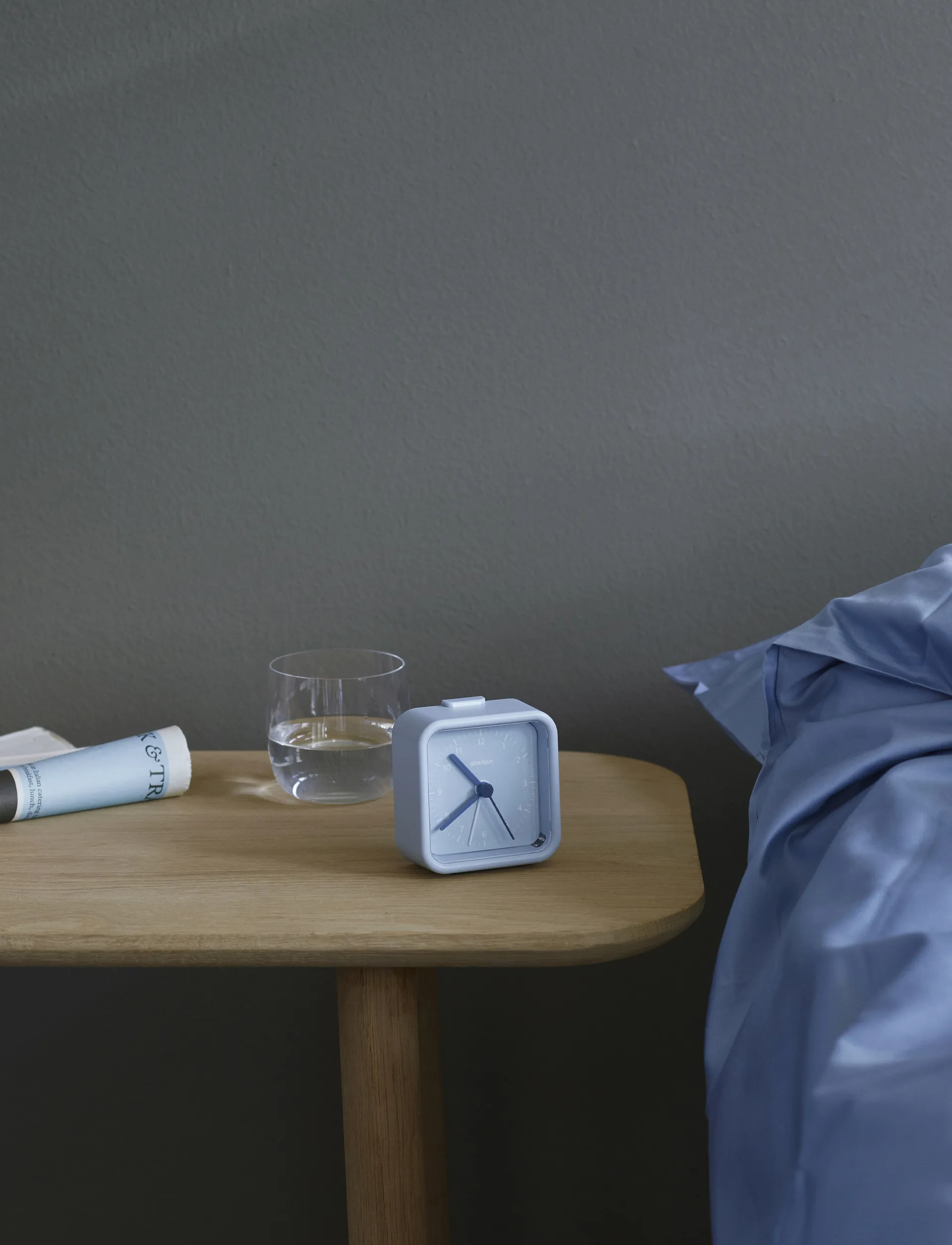 Okiru vekkerklokke, Light blue Stelton