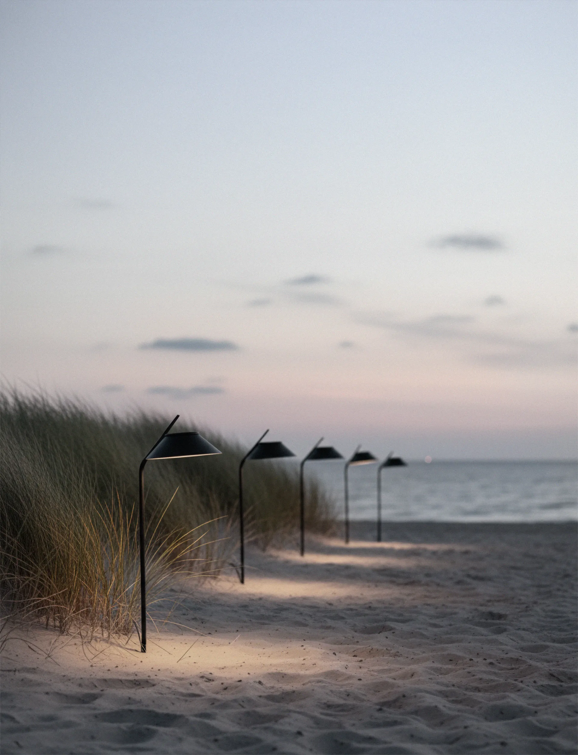 Vinkel solcellelampe, stolpe med stativ, Black Stelton