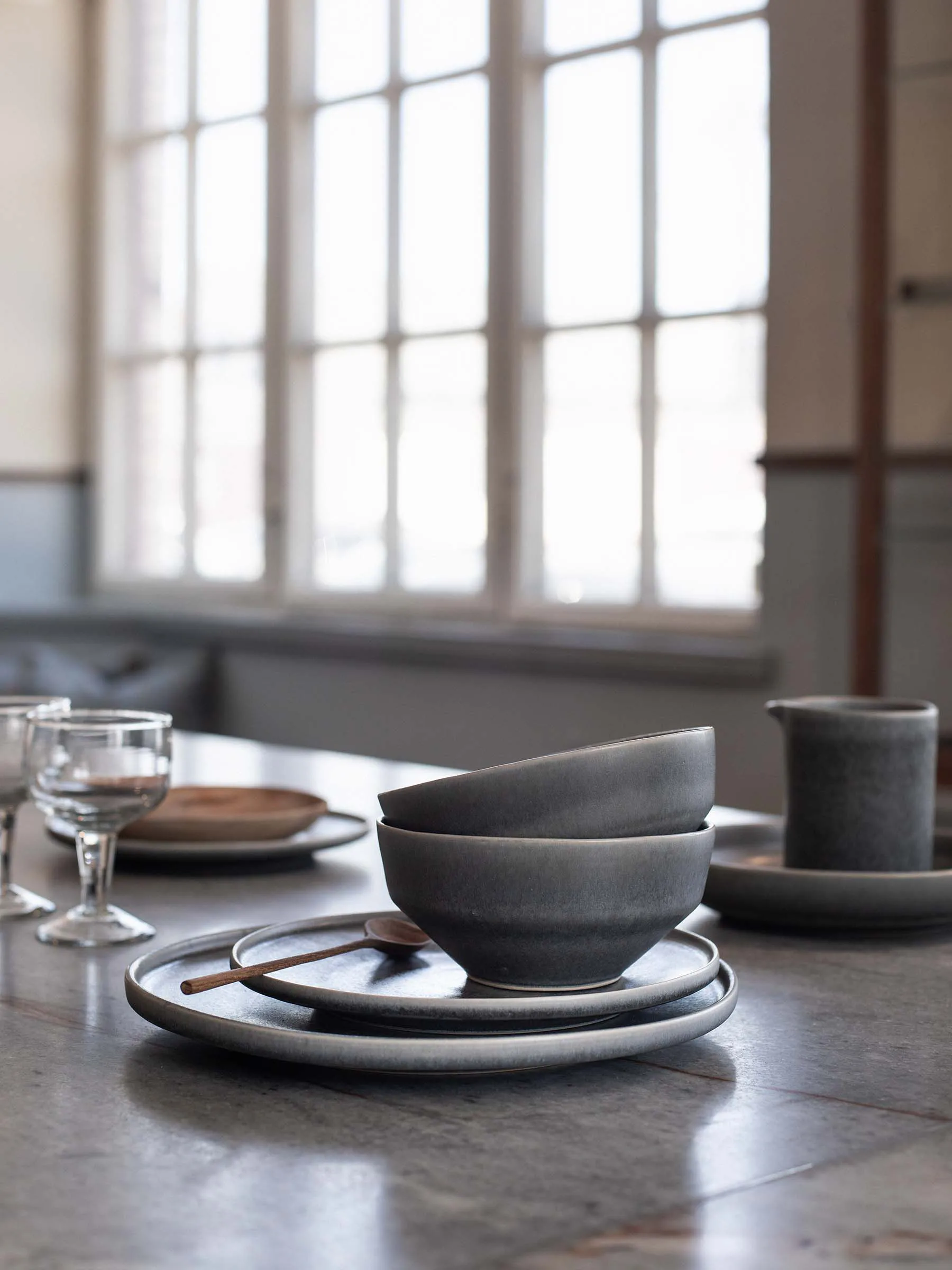 Centro tallerken Ø22,5 cm, Soft grey Tell Me More