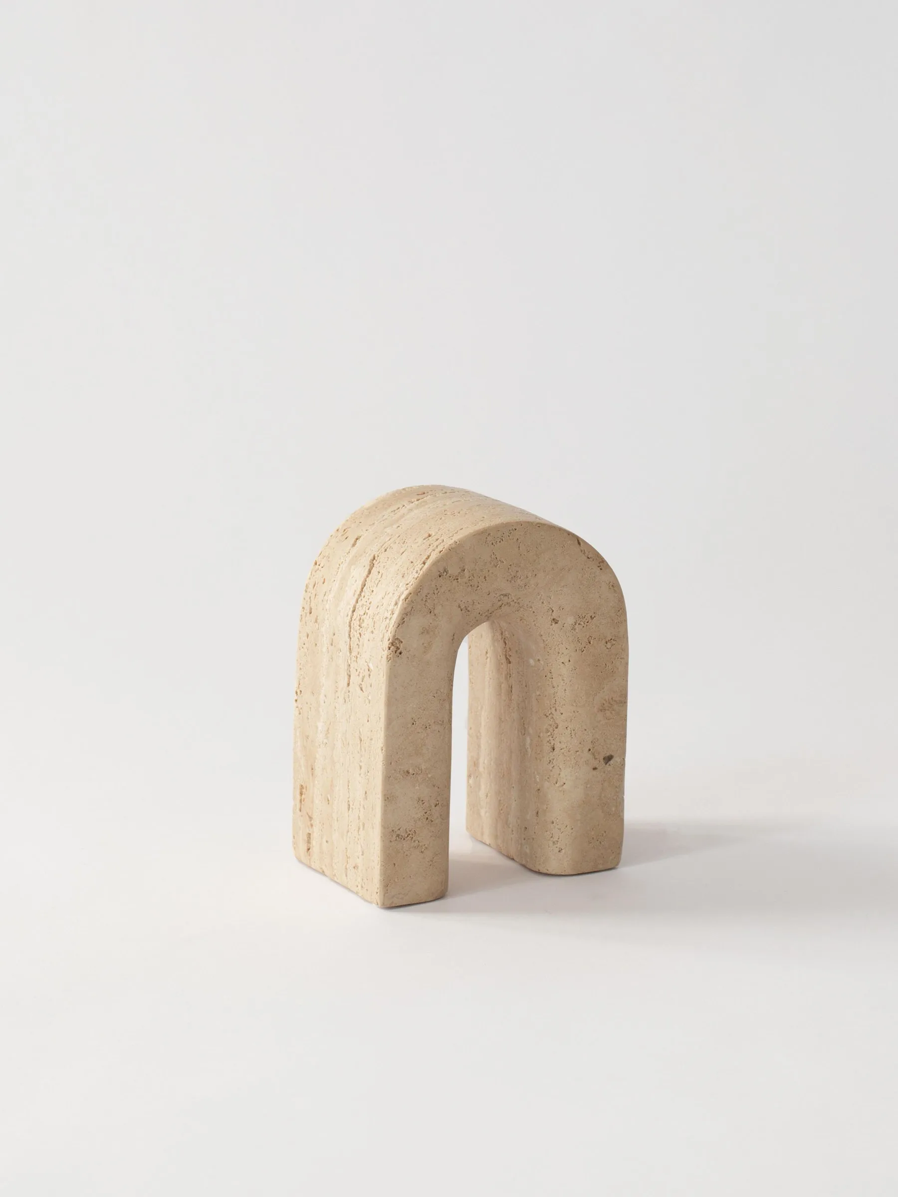 Travertine bokstøtte, 15 cm Tell Me More