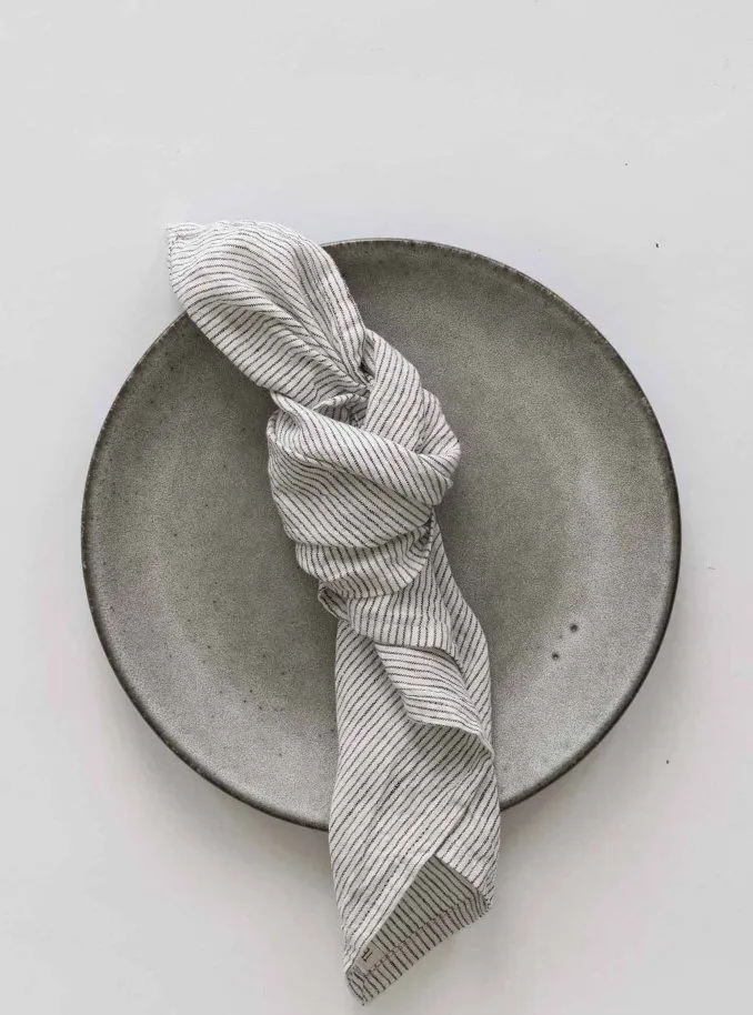 Washed linen stoffserviett 45 x 45 cm, Pinstripe Tell Me More