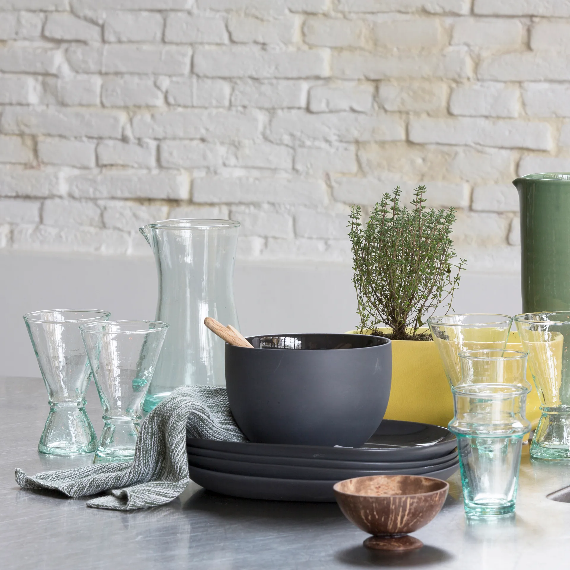 Vinglass resirkulert glass medium, Klar-grønn URBAN NATURE CULTURE