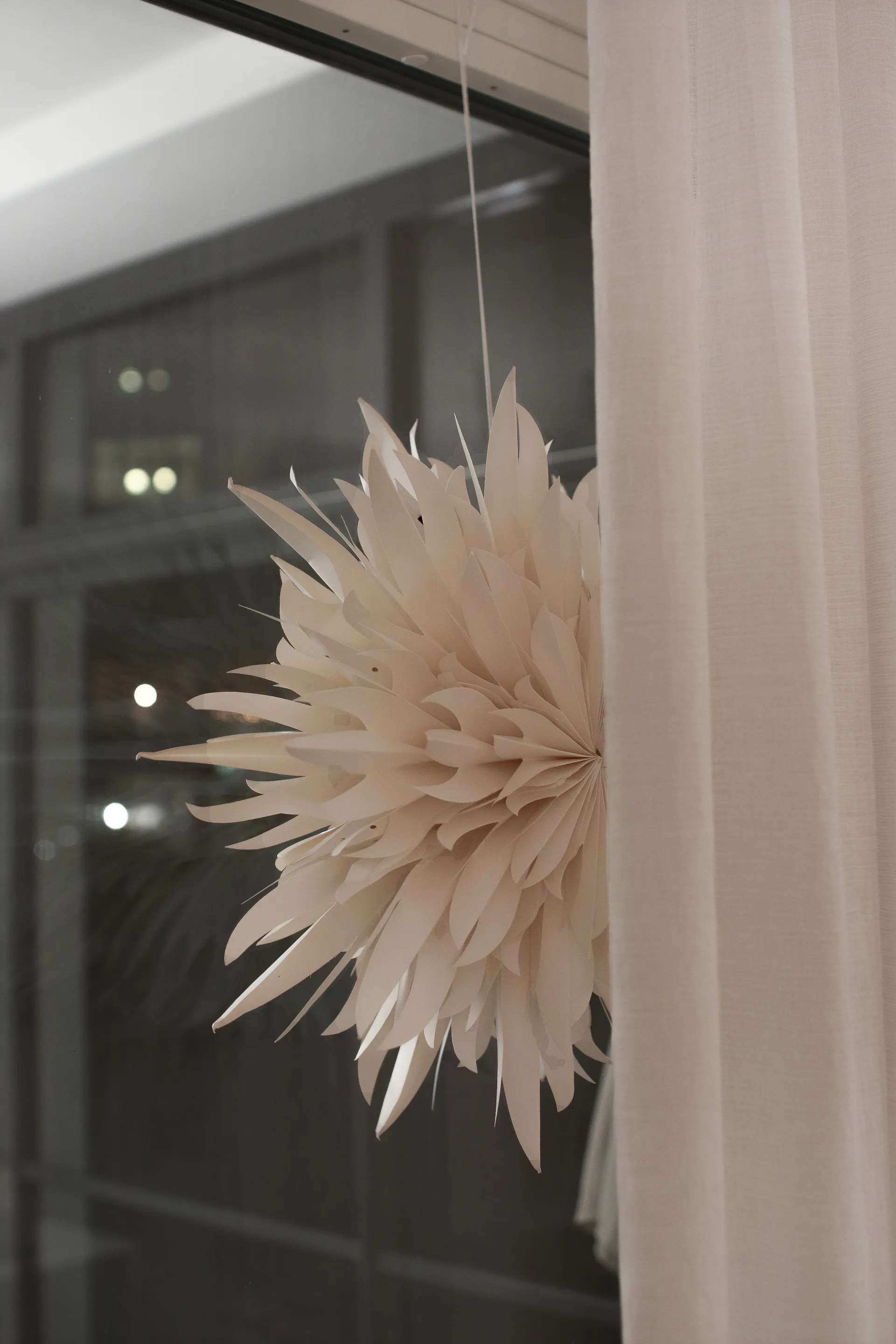 Eldig julestjerne Ø70 cm, Hvit Watt & Veke