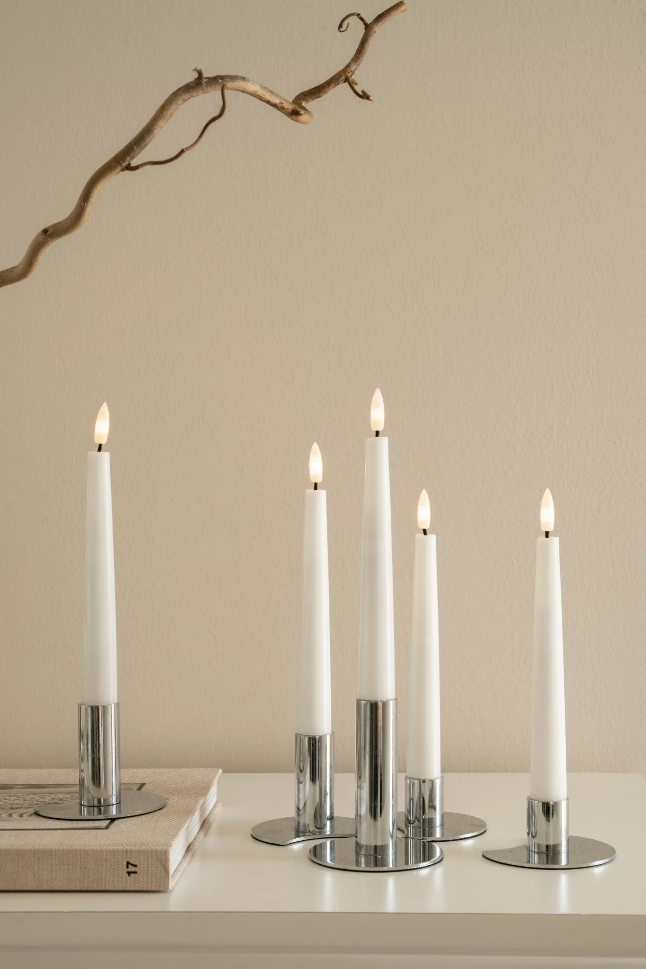 Lykke kombinerbar lysestake inkl. 5 stk LED-lys, Chrome Watt & Veke