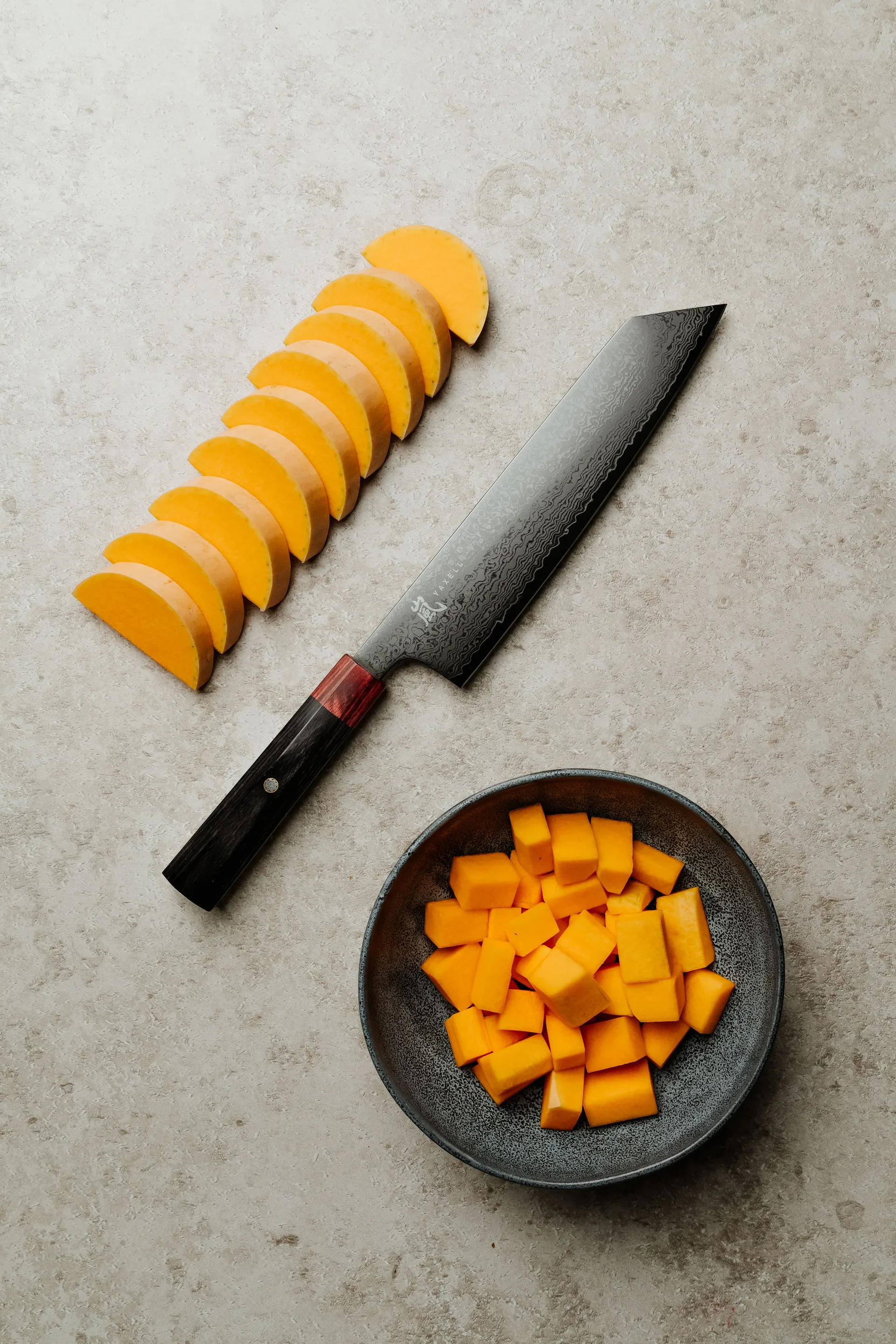 Rei kiritsuke-kniv, Rød-svart, DLC, 20 cm Yaxell