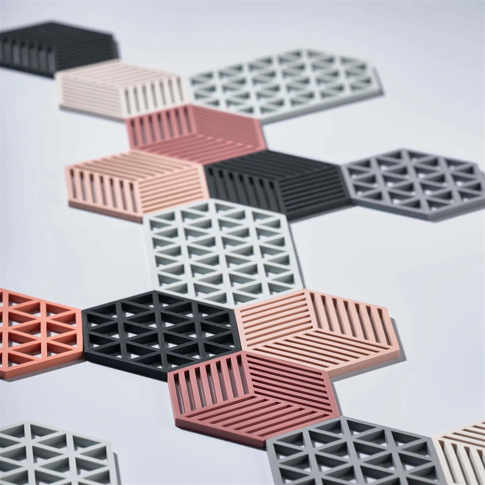 Hexagon gryteunderlag, svart Zone Denmark