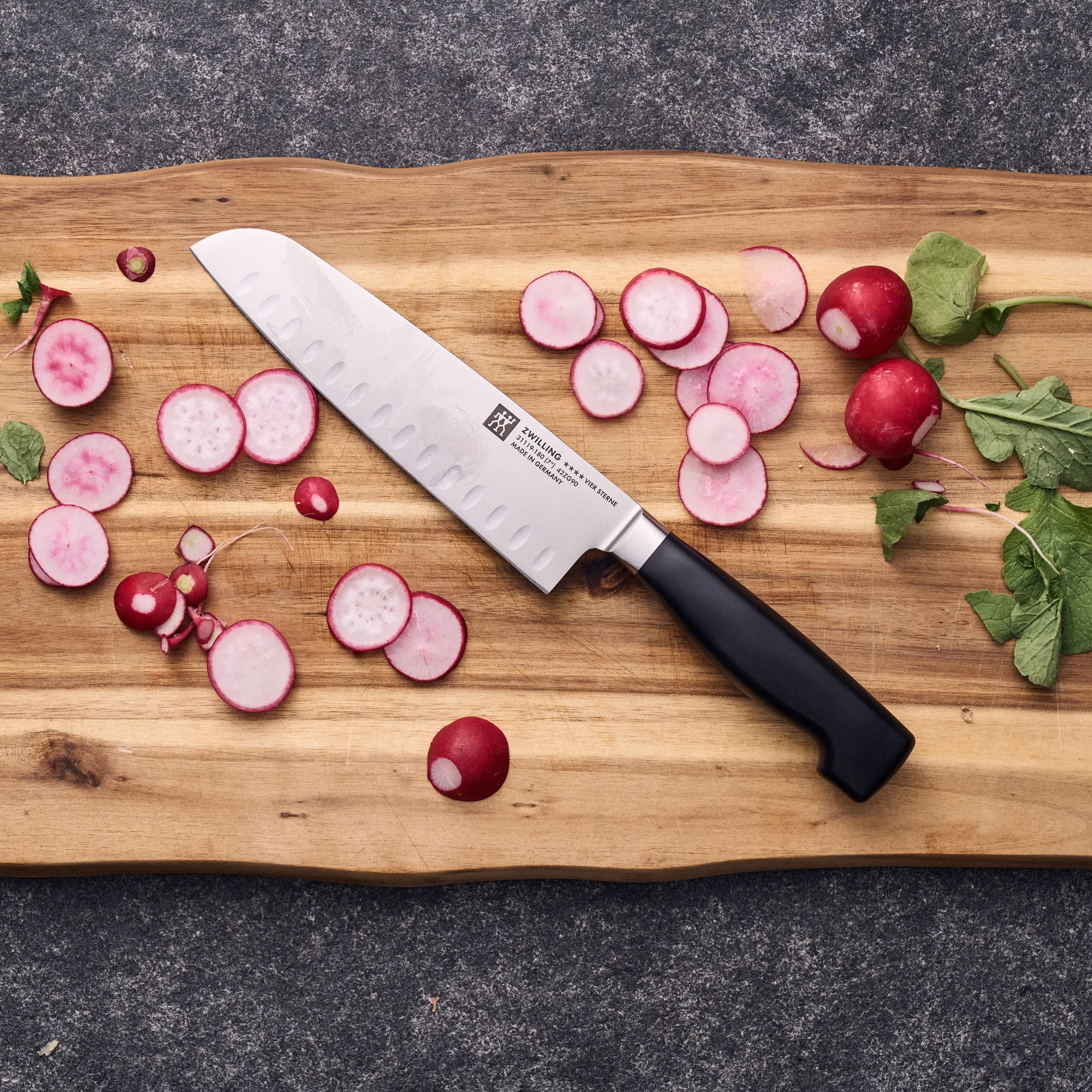 Zwilling Four star santokukniv 18 cm, Svart-rustfritt stål Zwilling