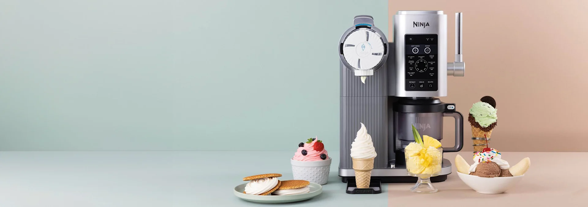 Et sølv og grått apparat ved siden av softis, ananassorbet, is-sandwiches, mynteis og en banansplit.