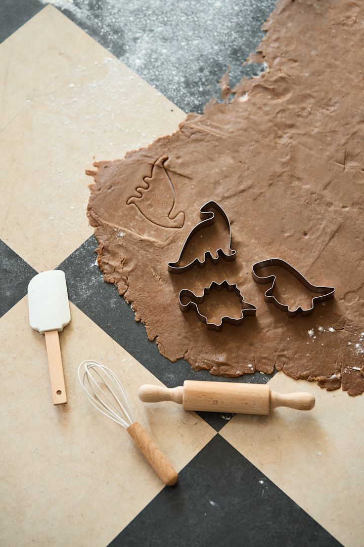 Pepperkakerform formet som dinosaurer er ikke bare en søt gaveidé for barn, men også den perfekte gaven til adventskalenderen for hobbybakere.